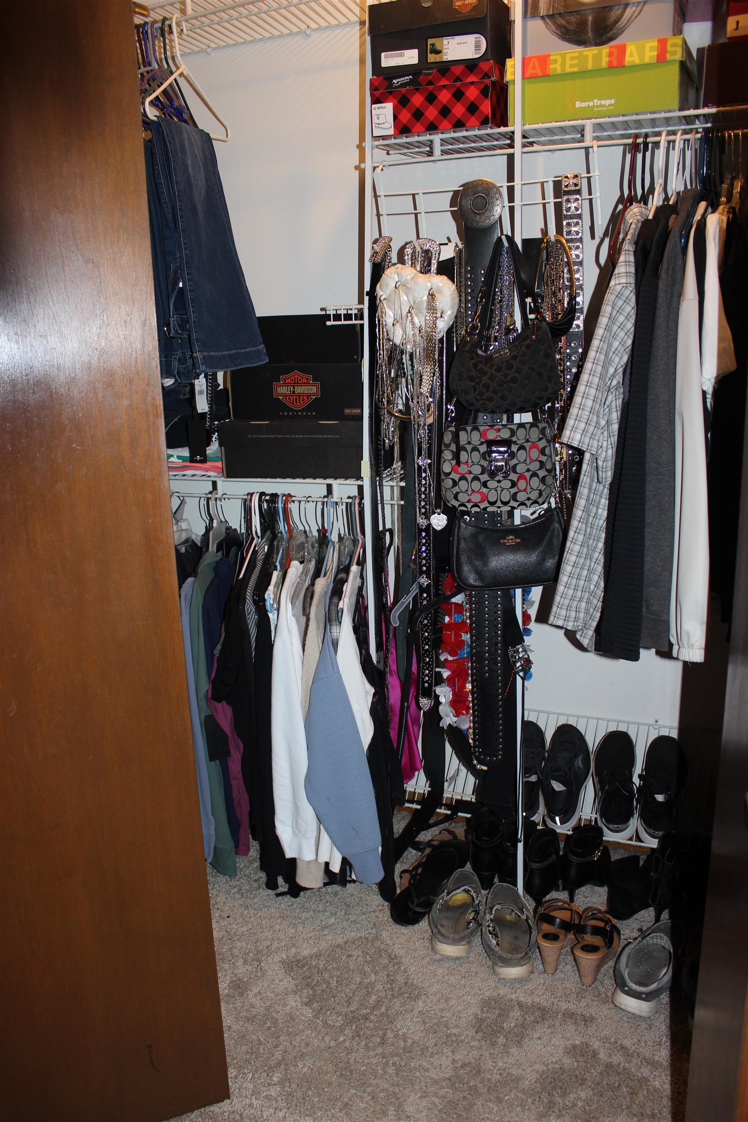 2300 Llnden Drive Property Photo 22