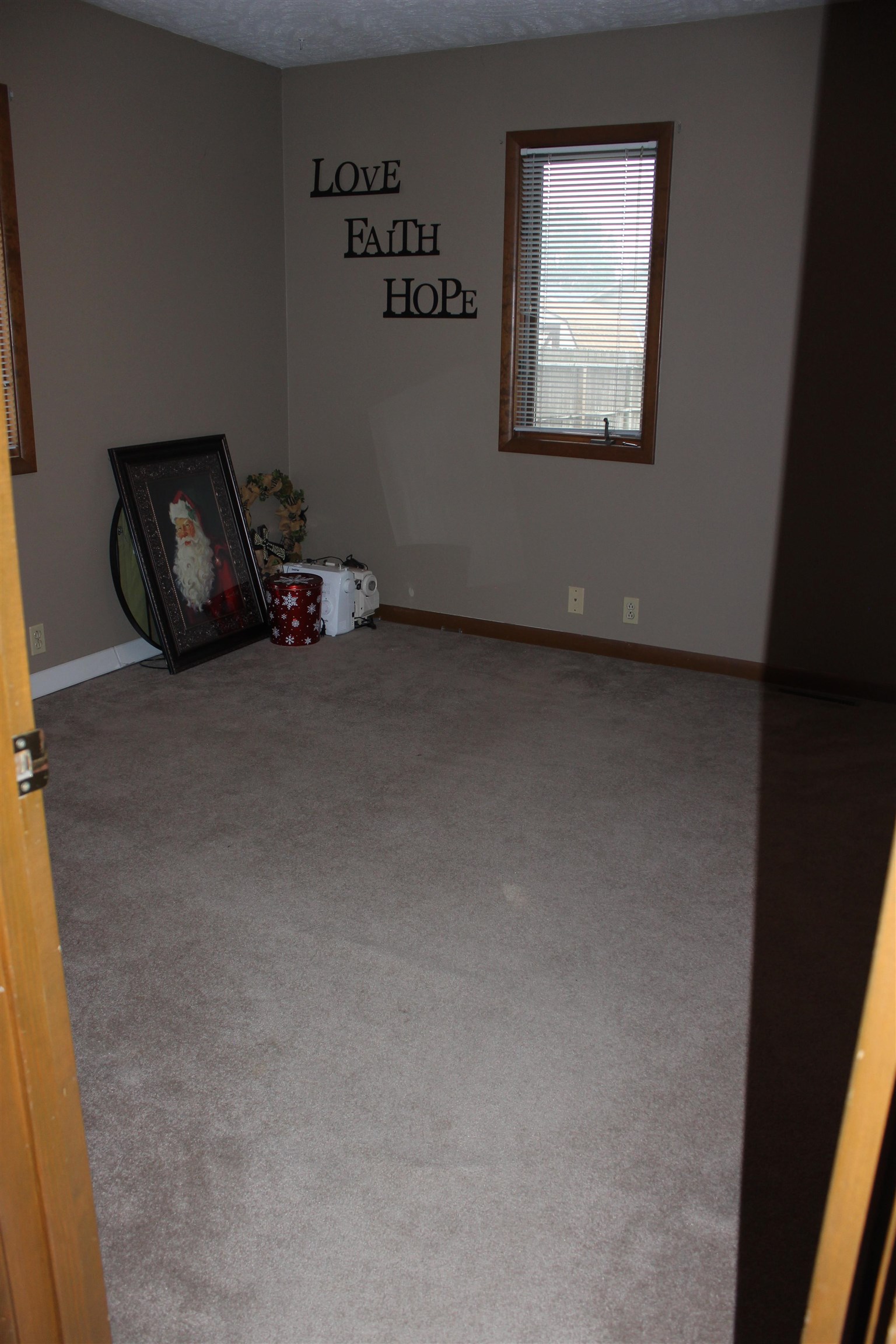 2300 Llnden Drive Property Photo 24