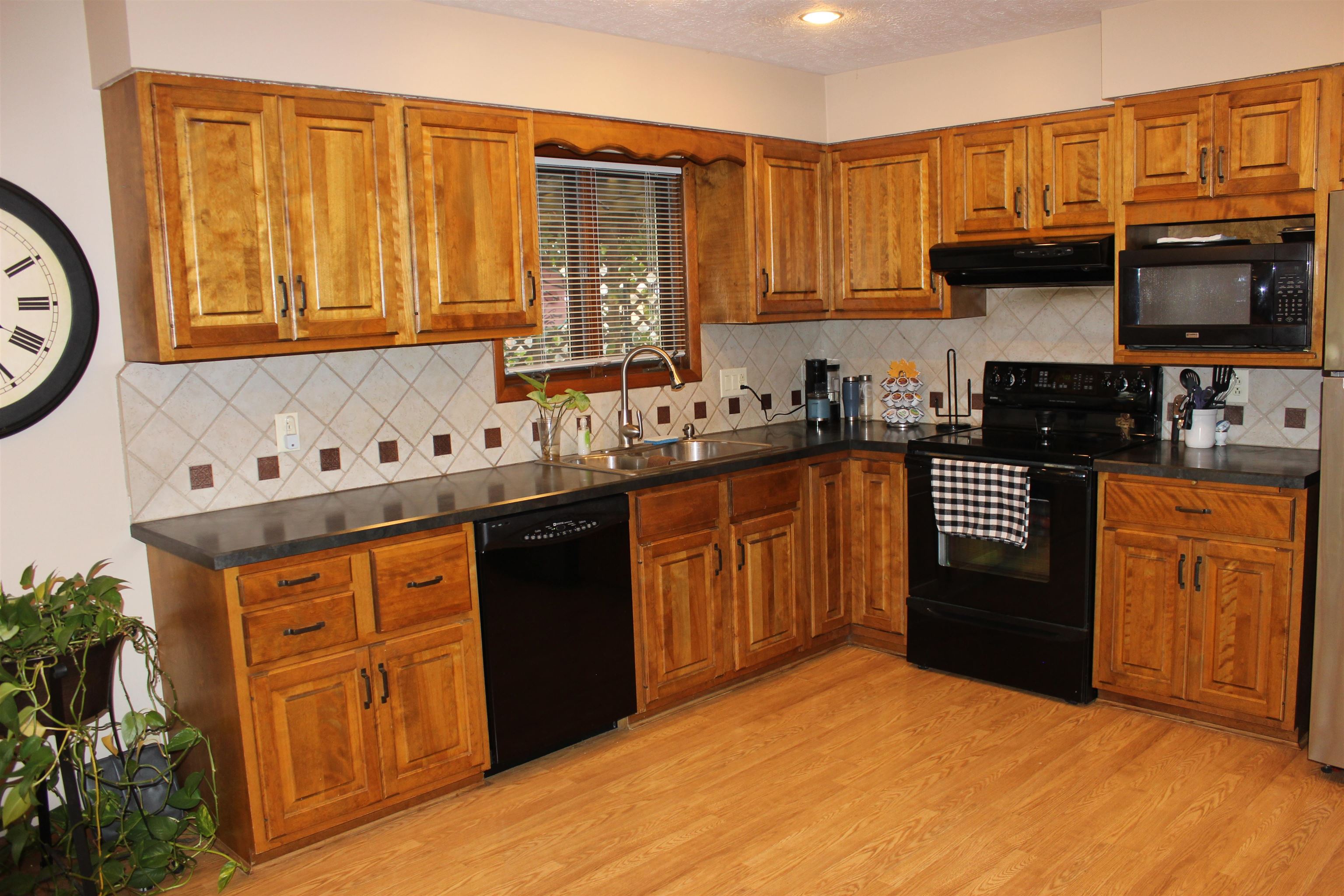 2300 Llnden Drive Property Photo 29