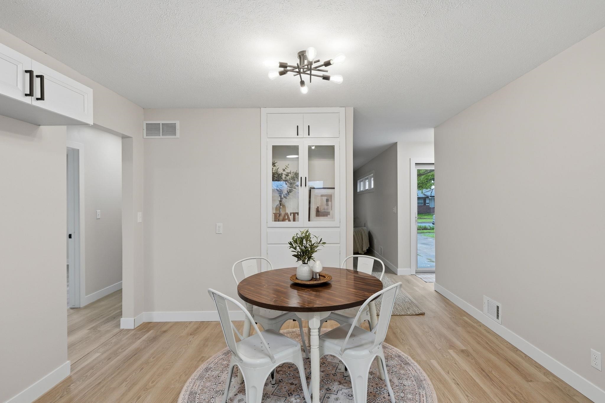 2632 S Fern Ave Property Photo 12