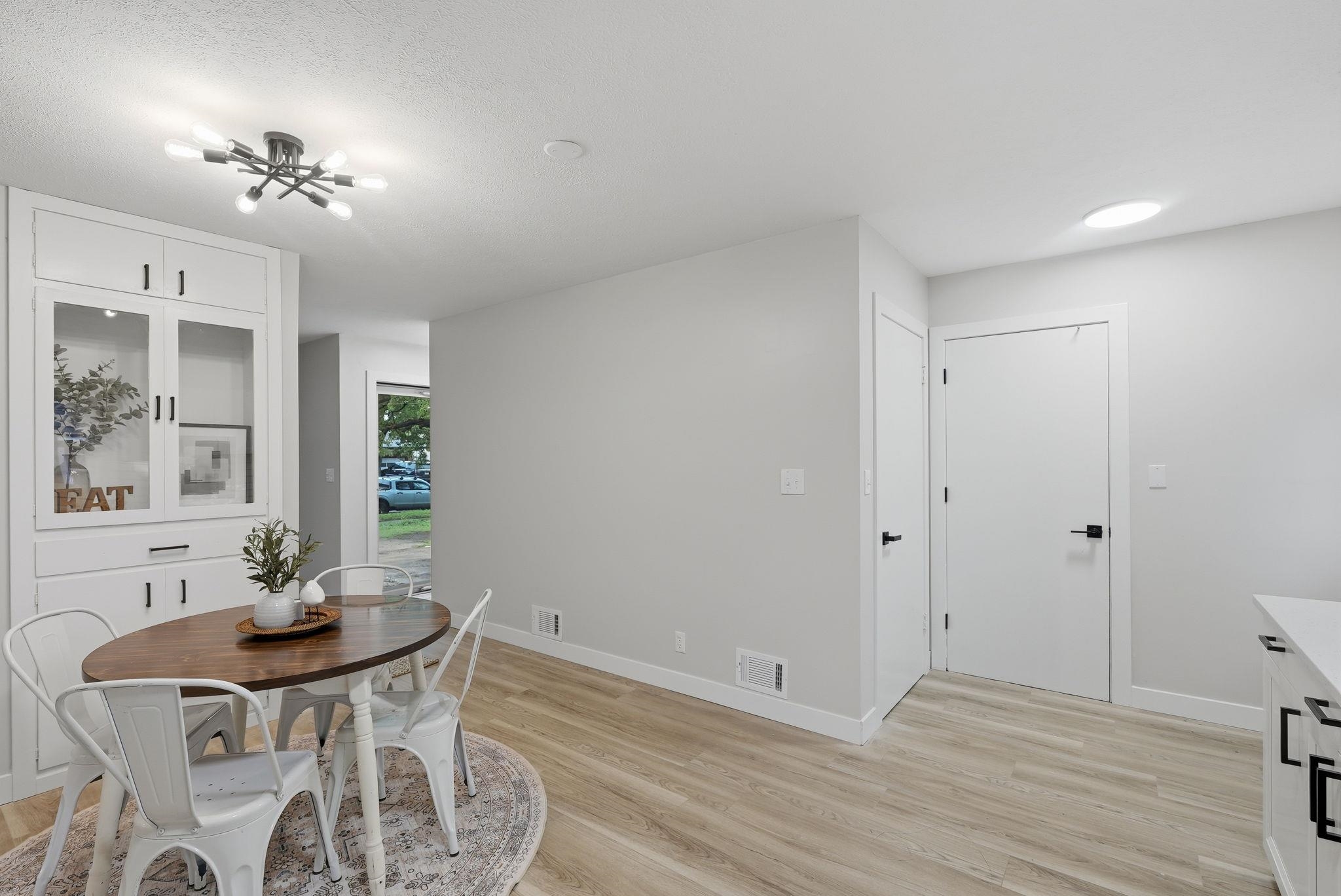 2632 S Fern Ave Property Photo 13