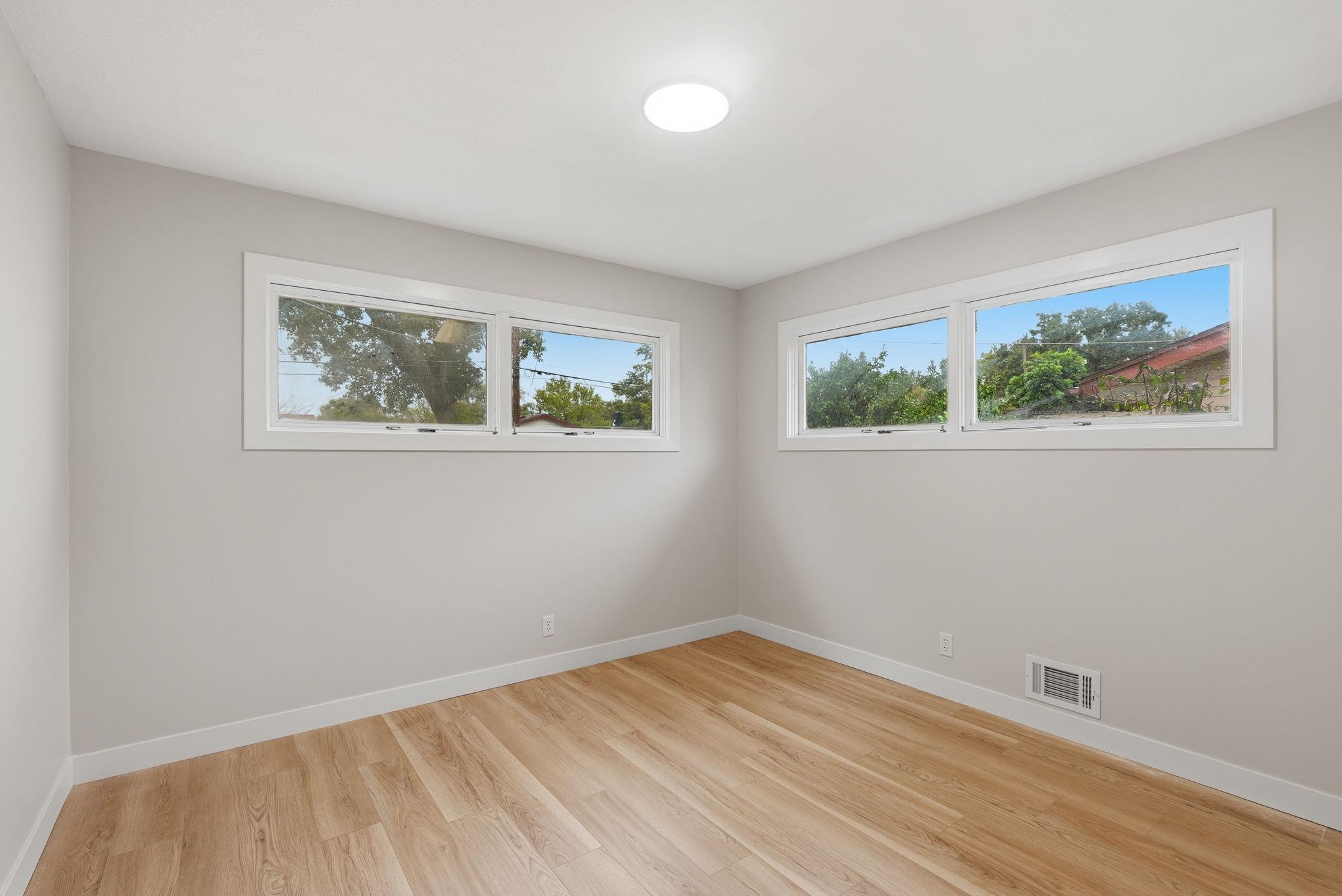 2632 S Fern Ave Property Photo 18