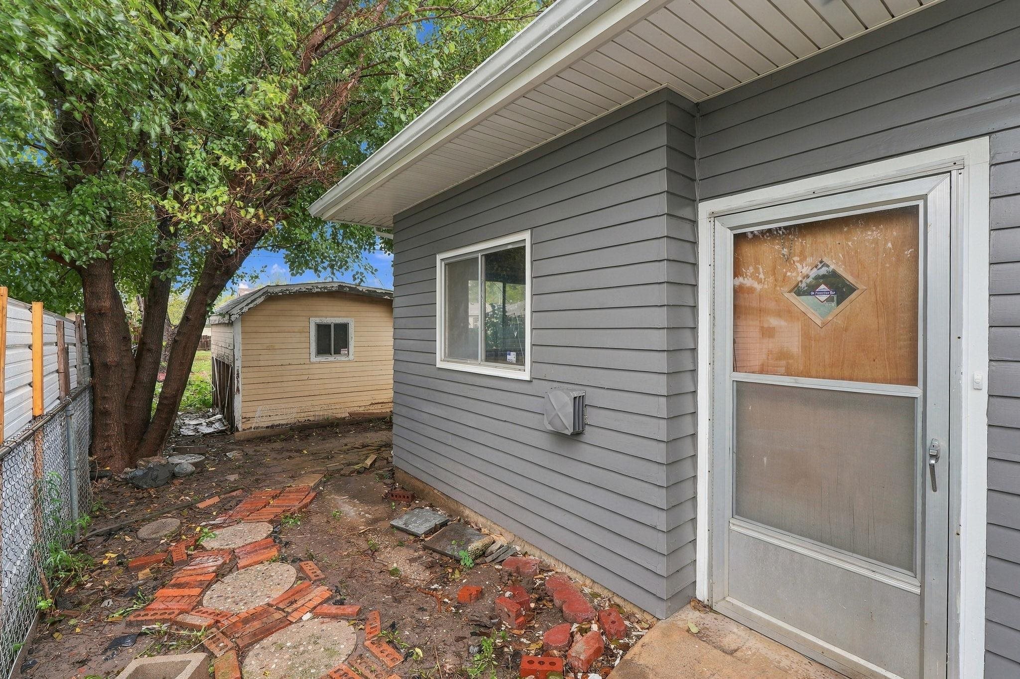 2632 S Fern Ave Property Photo 25