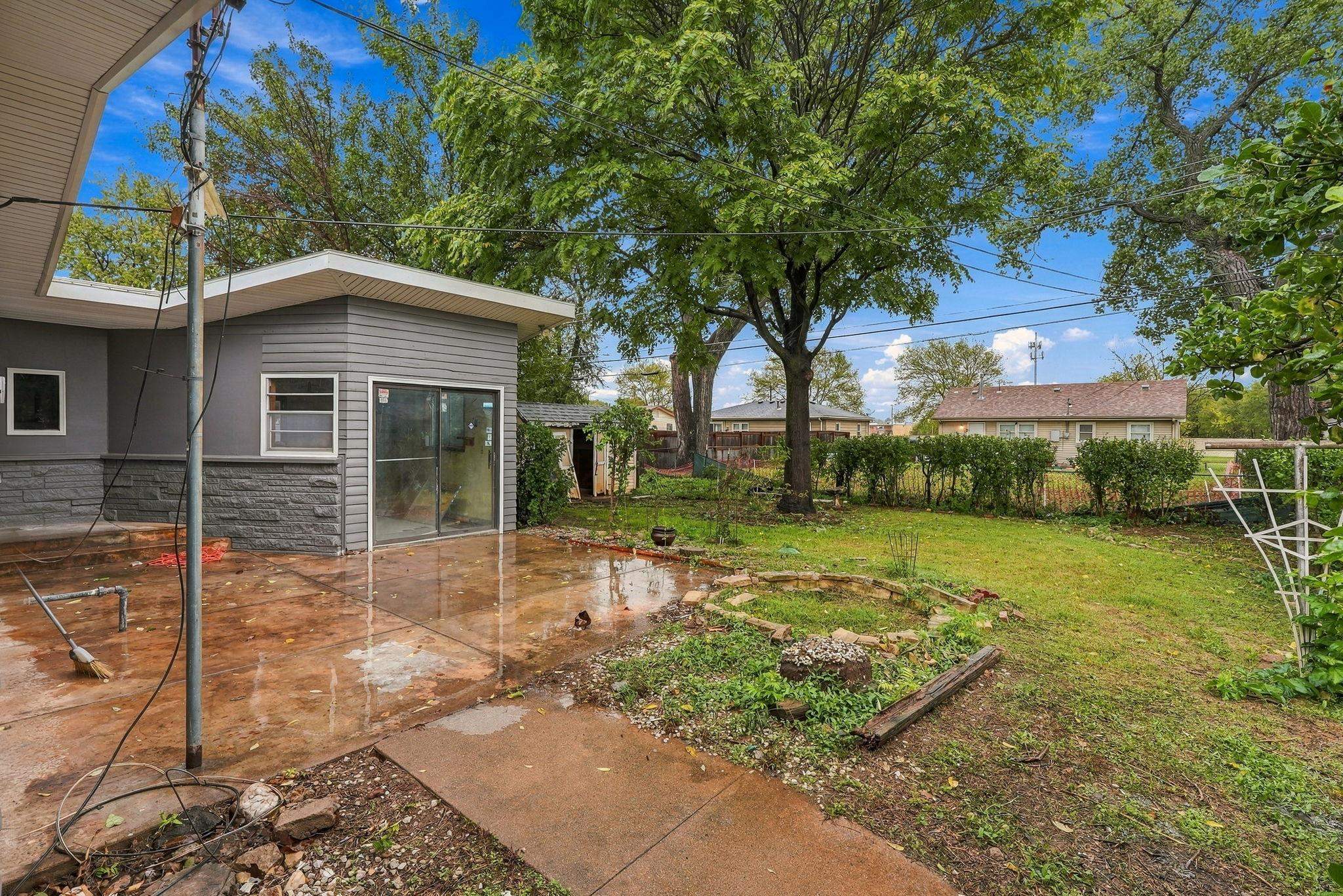 2632 S Fern Ave Property Photo 28