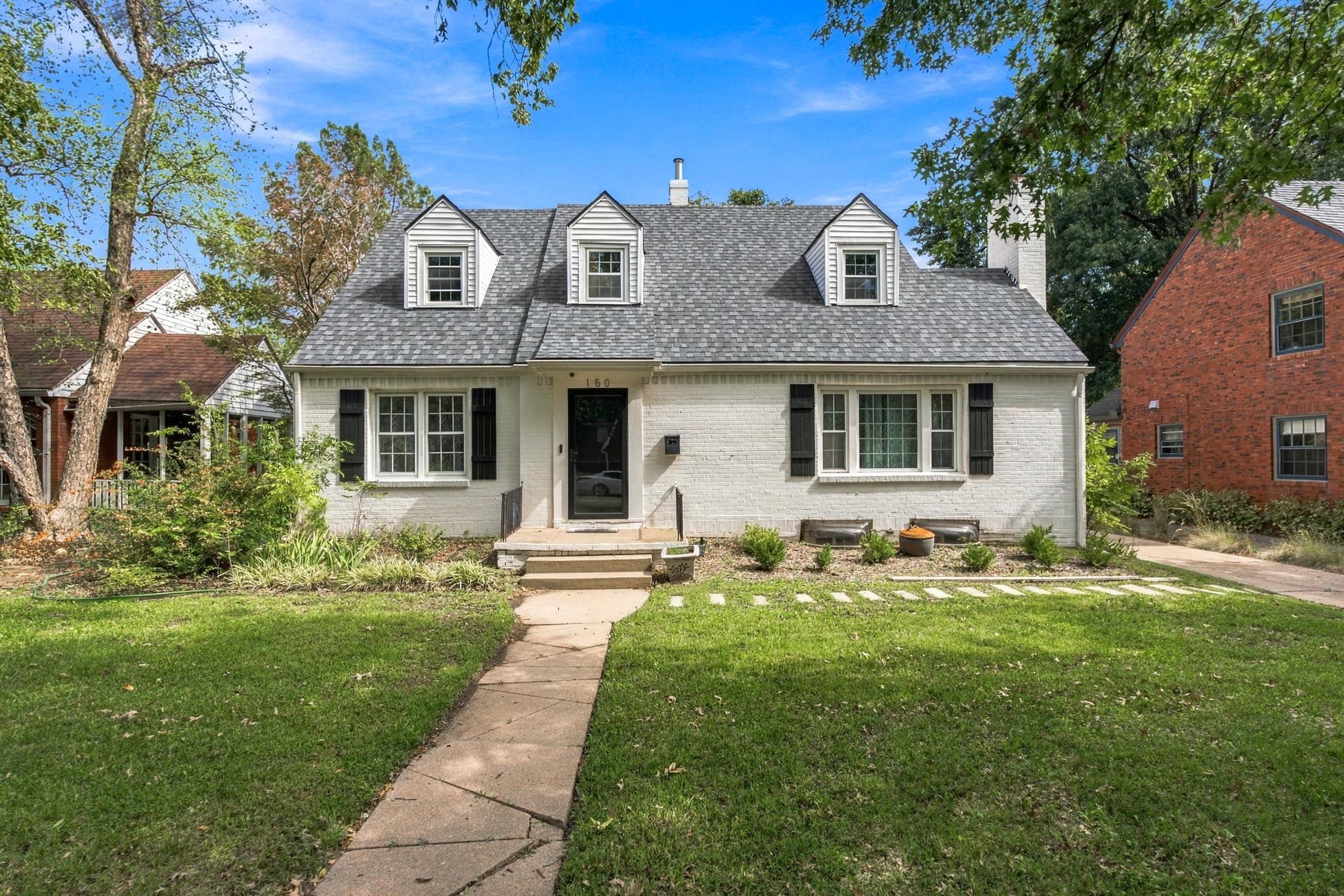 150 N Parkwood Property Photo 1