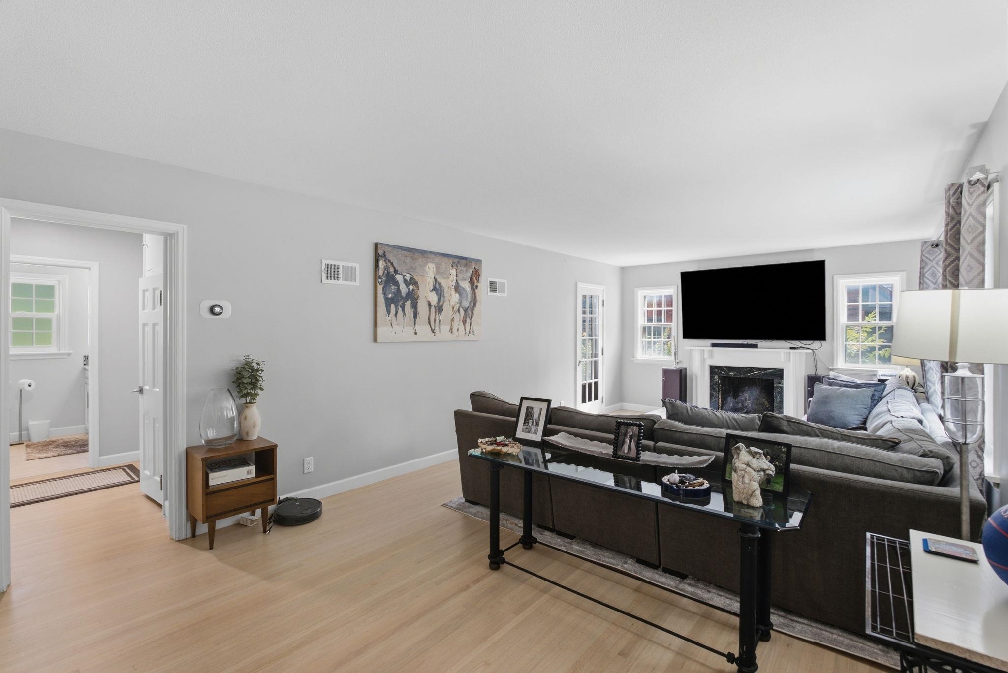 150 N Parkwood Property Photo 6