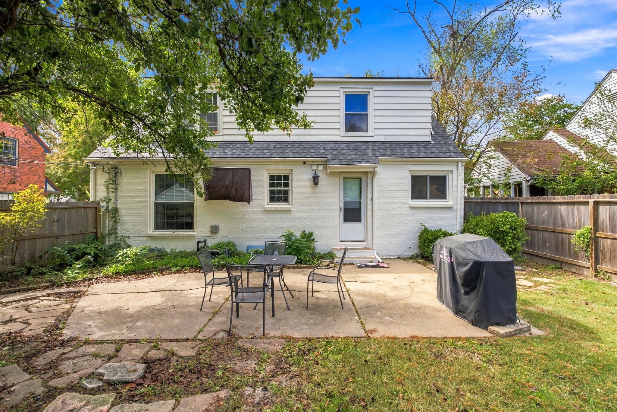 150 N Parkwood Property Photo 29