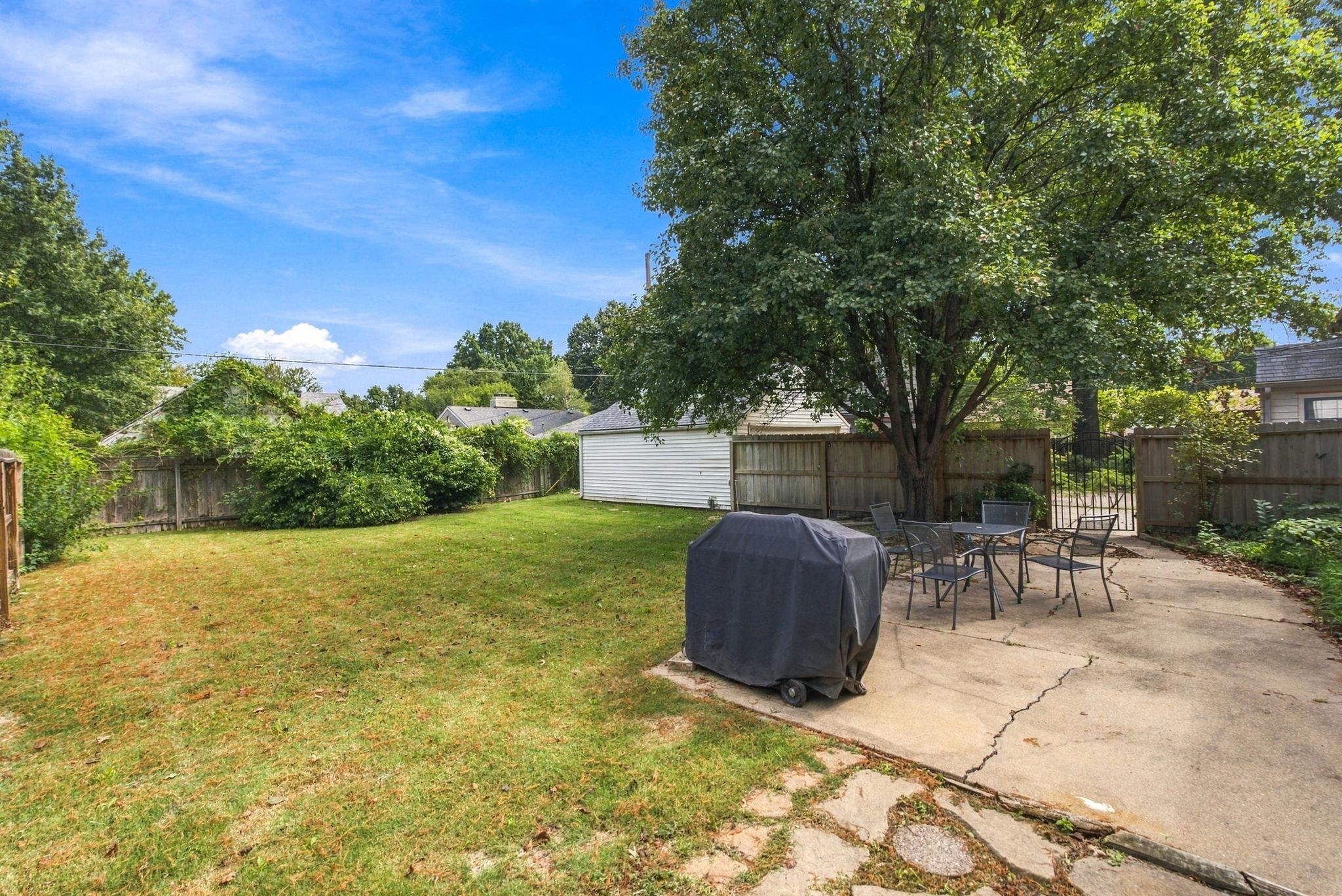 150 N Parkwood Property Photo 31