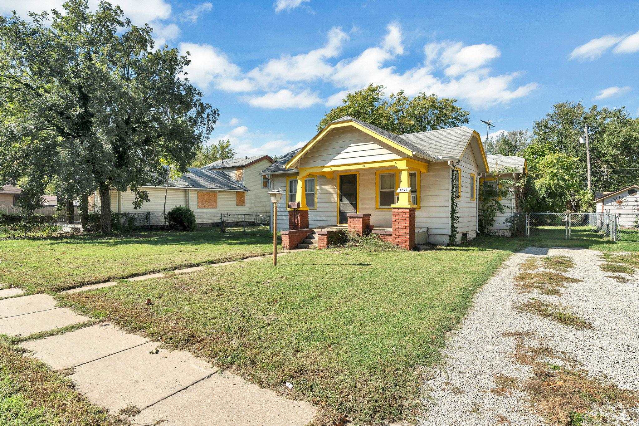 1755 S Waco Ave Property Photo 3