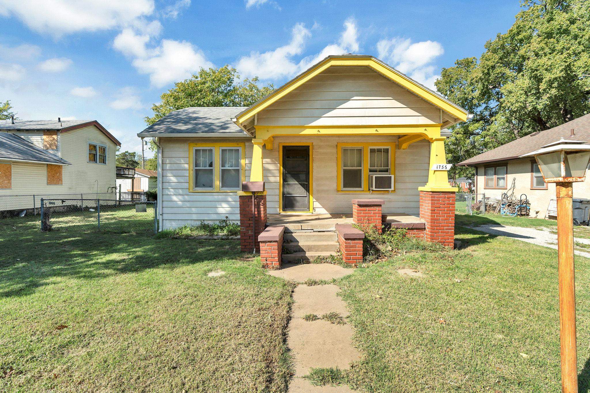 1755 S Waco Ave Property Photo 4