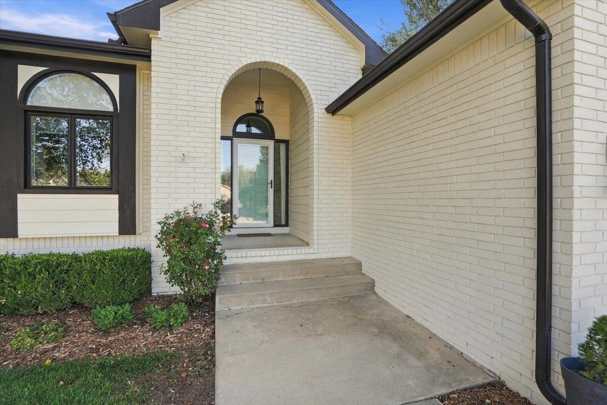 316 Pinecrest Pl Property Photo 2