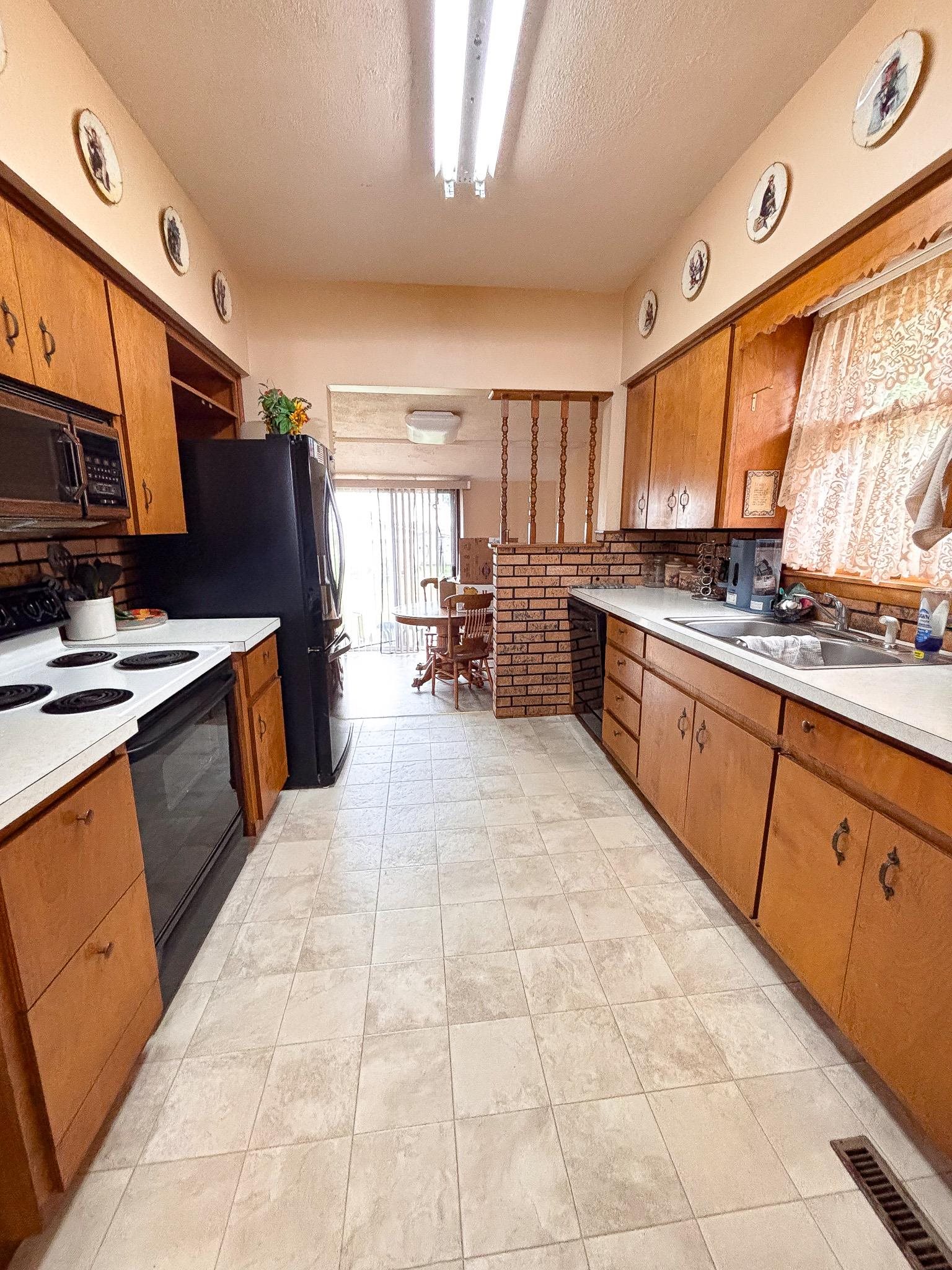1809 R Property Photo 17