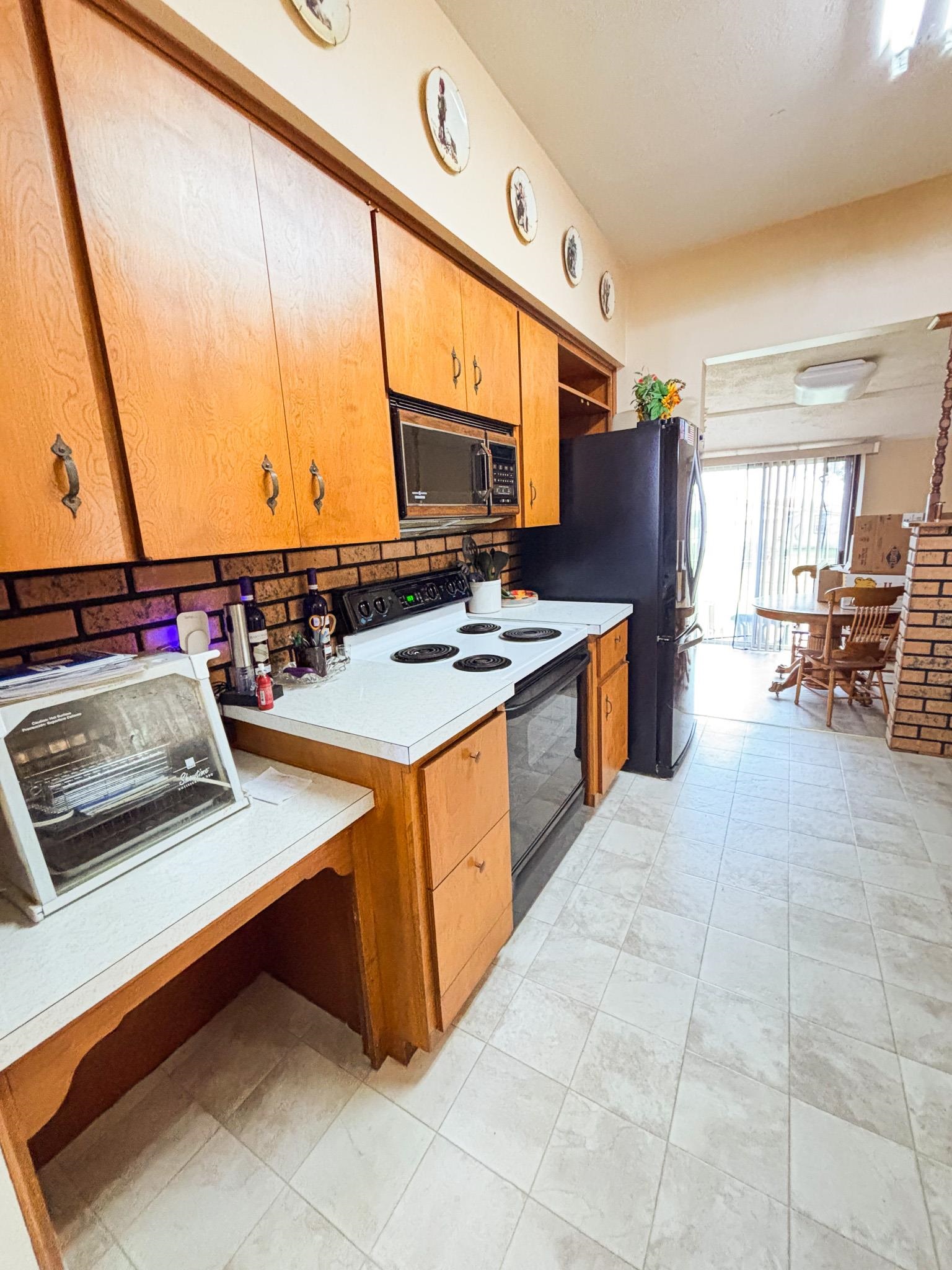 1809 R Property Photo 18