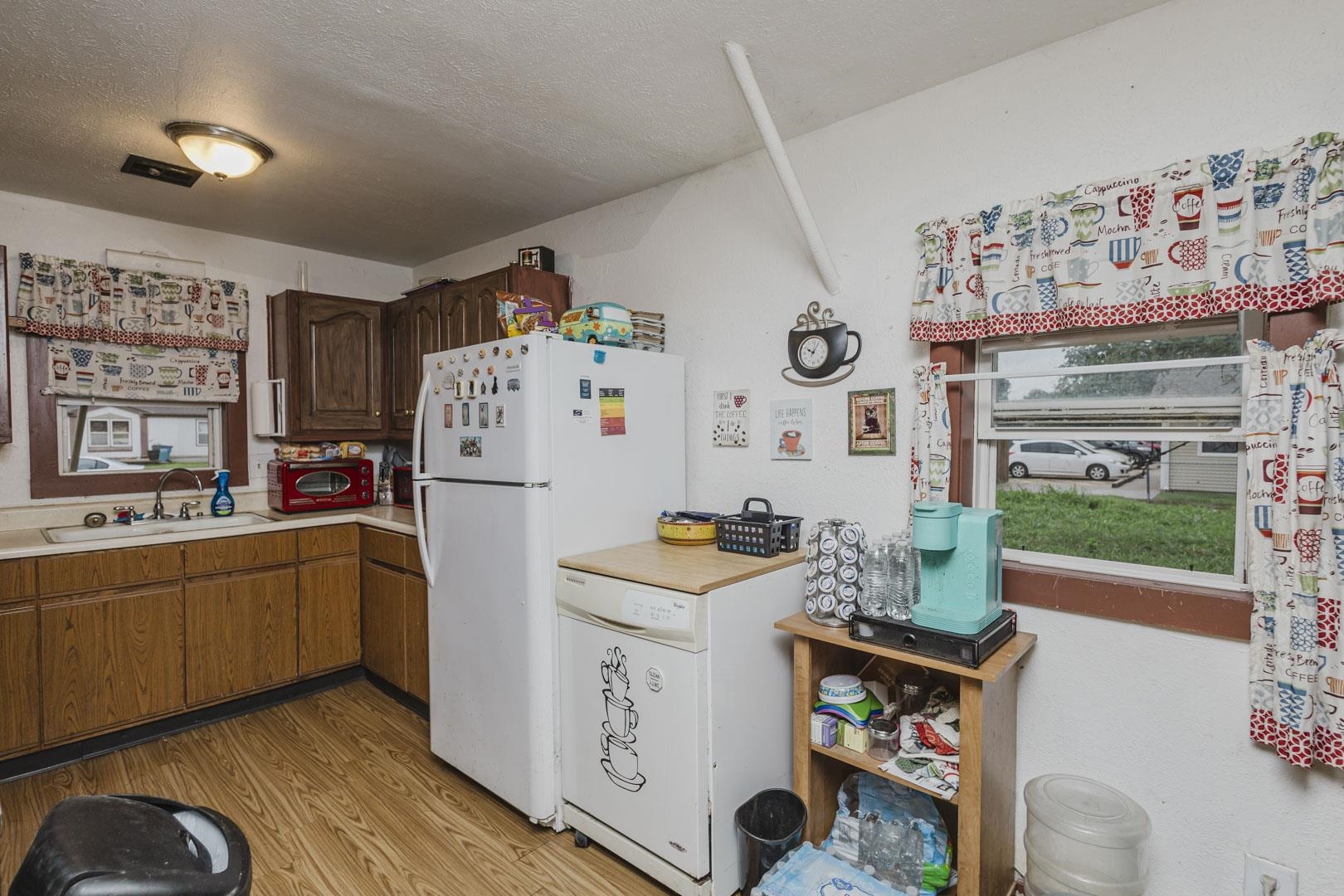 1336 S Everett St. Property Photo 8