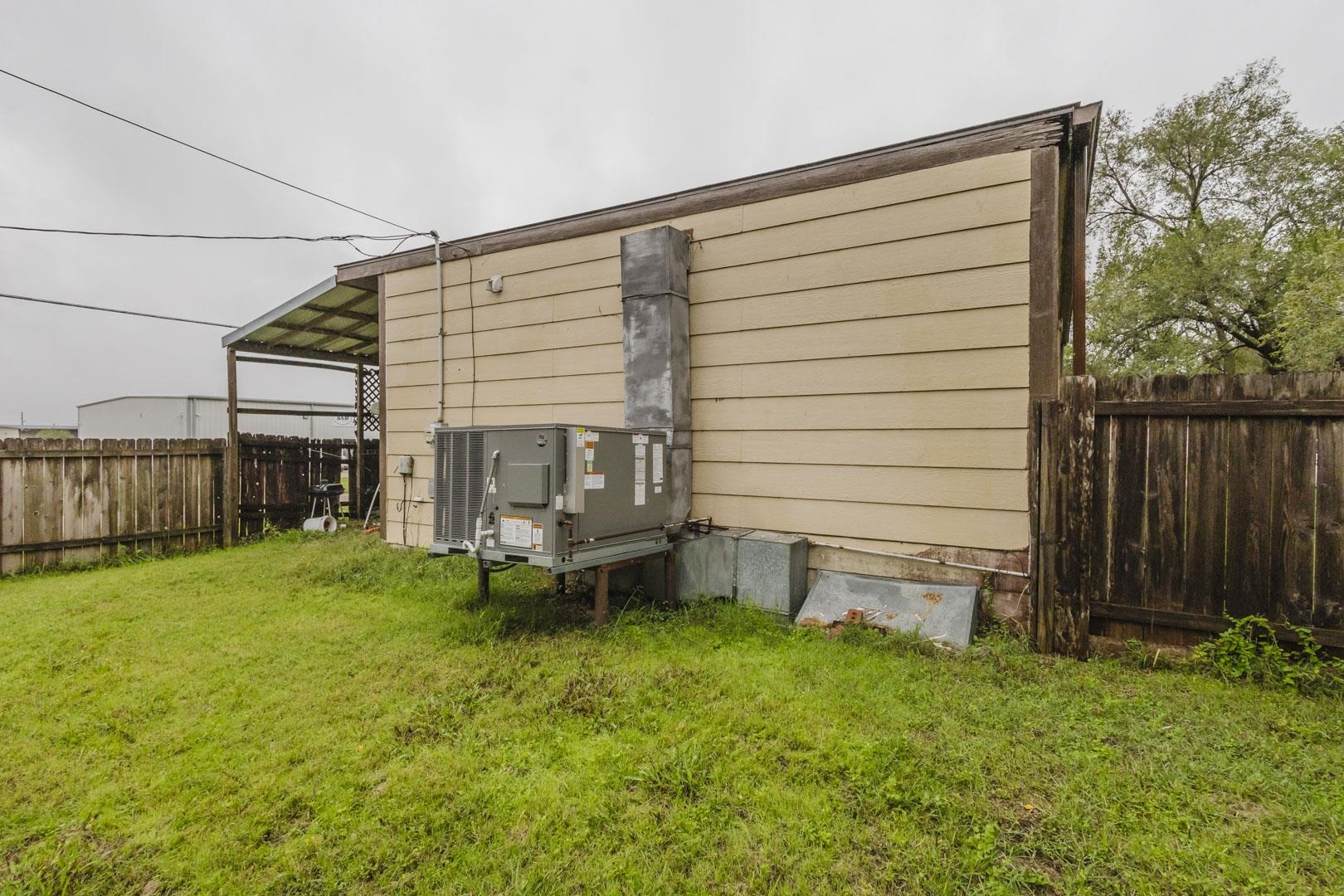 1336 S Everett St. Property Photo 27