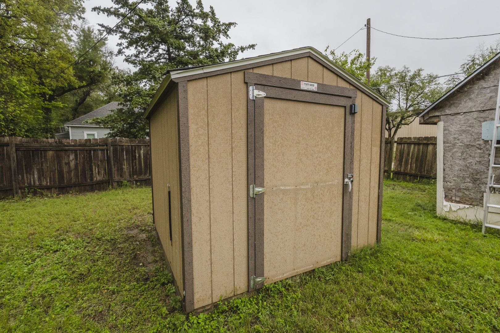 1336 S Everett St. Property Photo 32