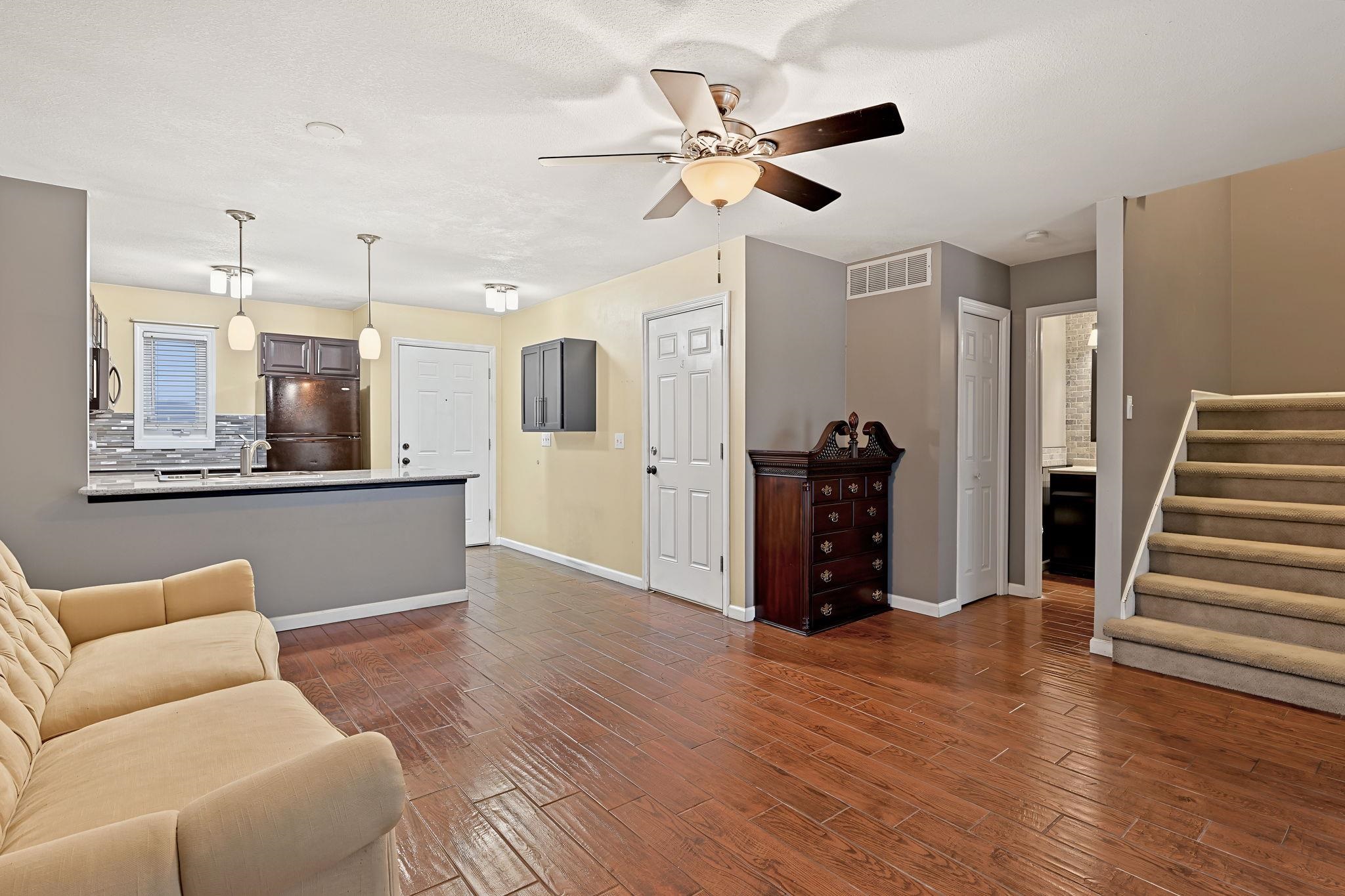 1103 N Lakewind St Property Photo 3