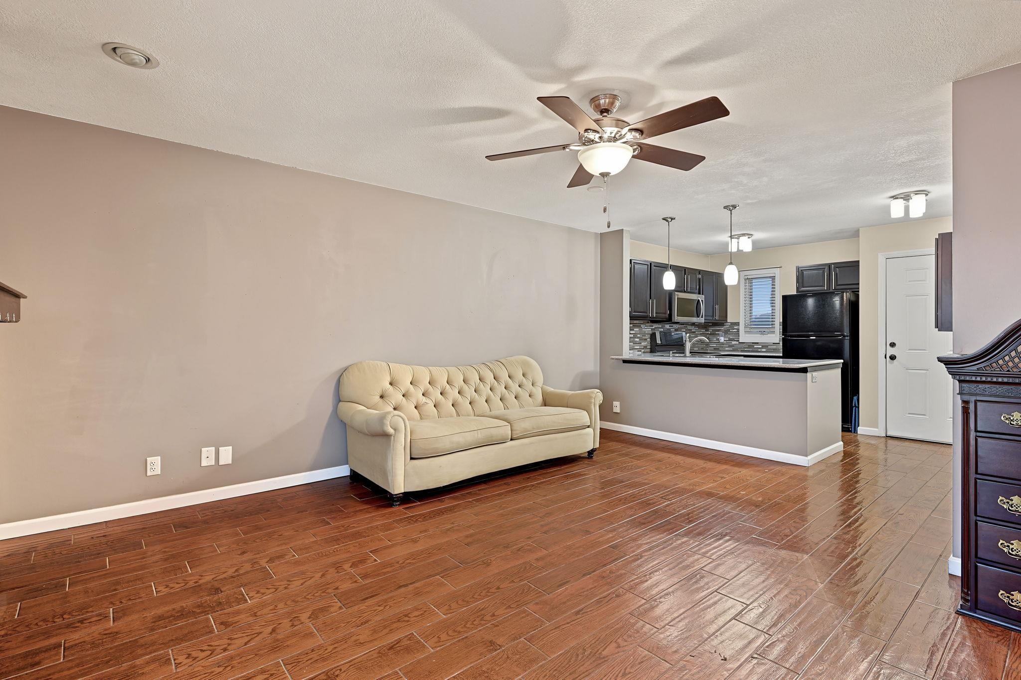 1103 N Lakewind St Property Photo 6