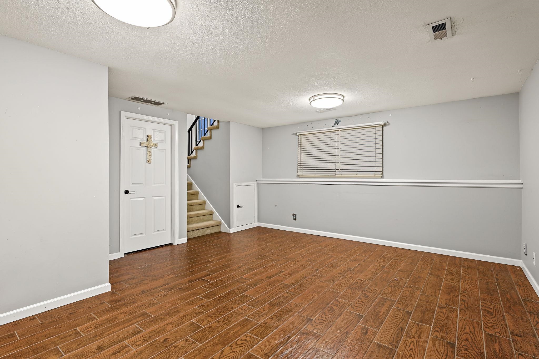 1103 N Lakewind St Property Photo 10