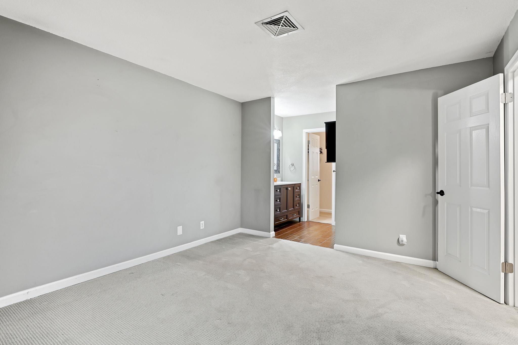 1103 N Lakewind St Property Photo 17