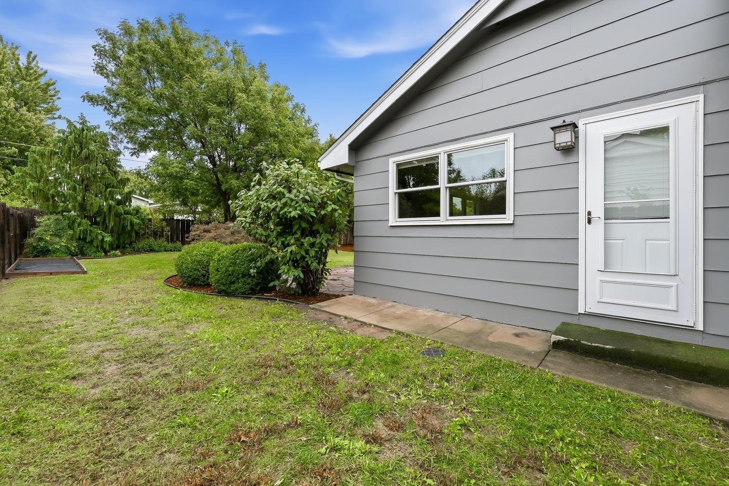 922 S Broadmoor Property Photo 32