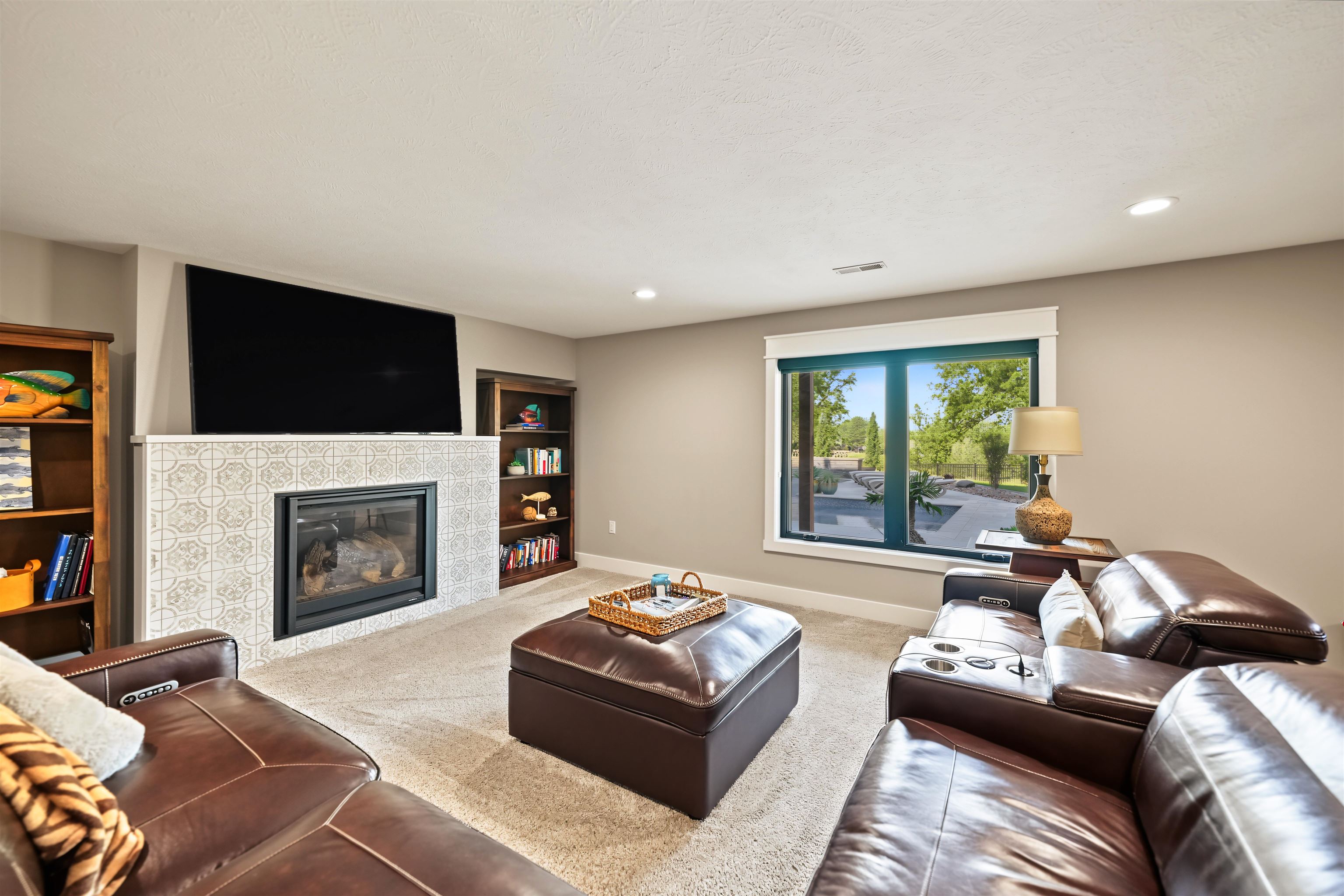 1304 Larkspur Ln Property Photo 22
