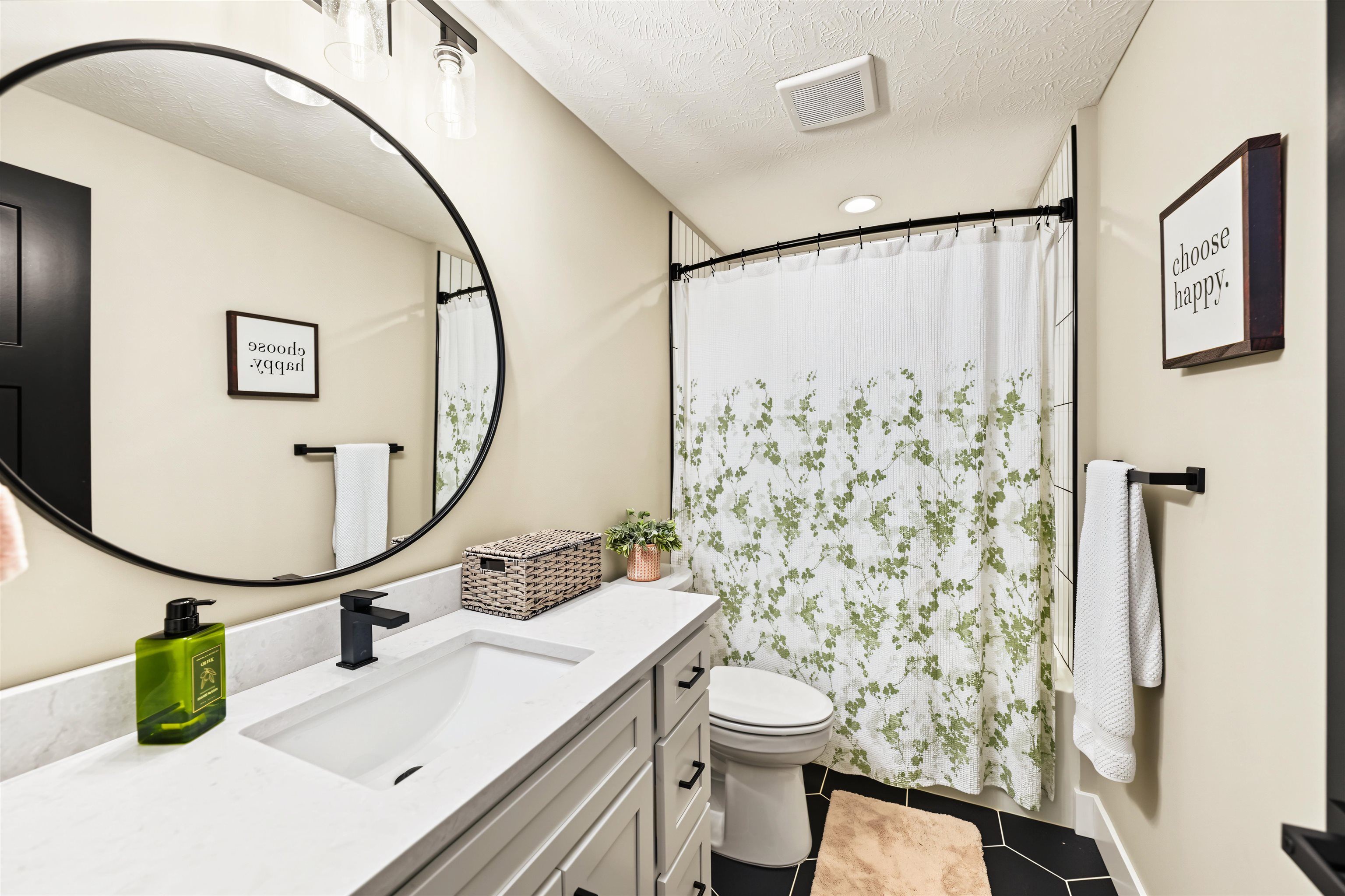 1304 Larkspur Ln Property Photo 24