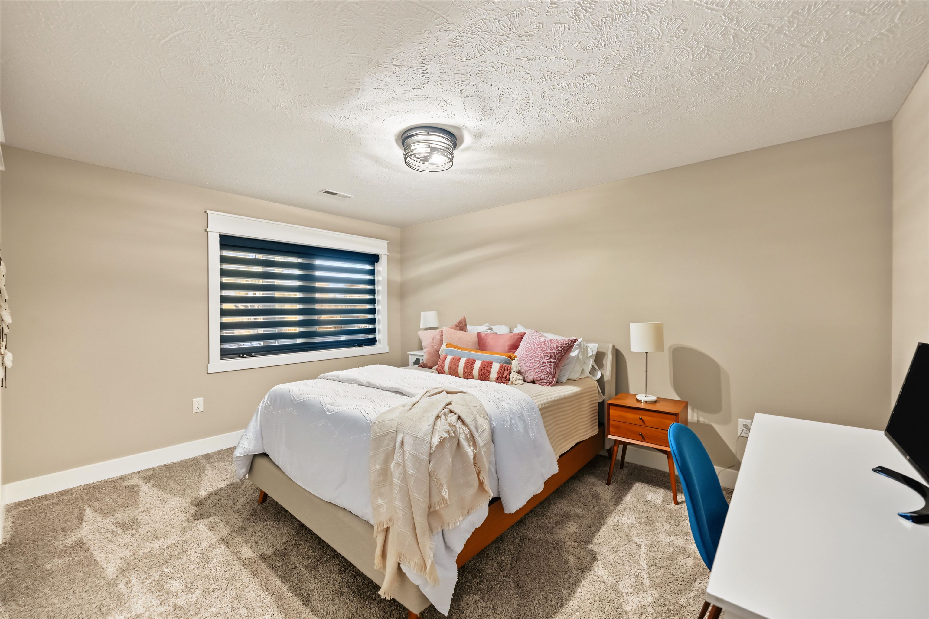 1304 Larkspur Ln Property Photo 25