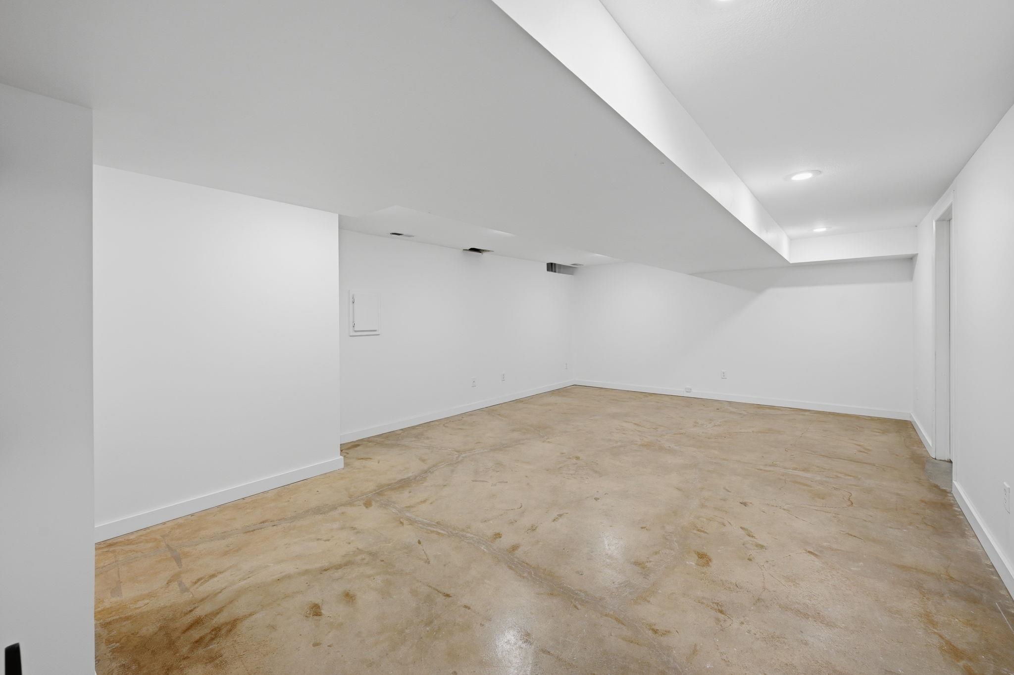 102 N Penrose Drive Property Photo 25