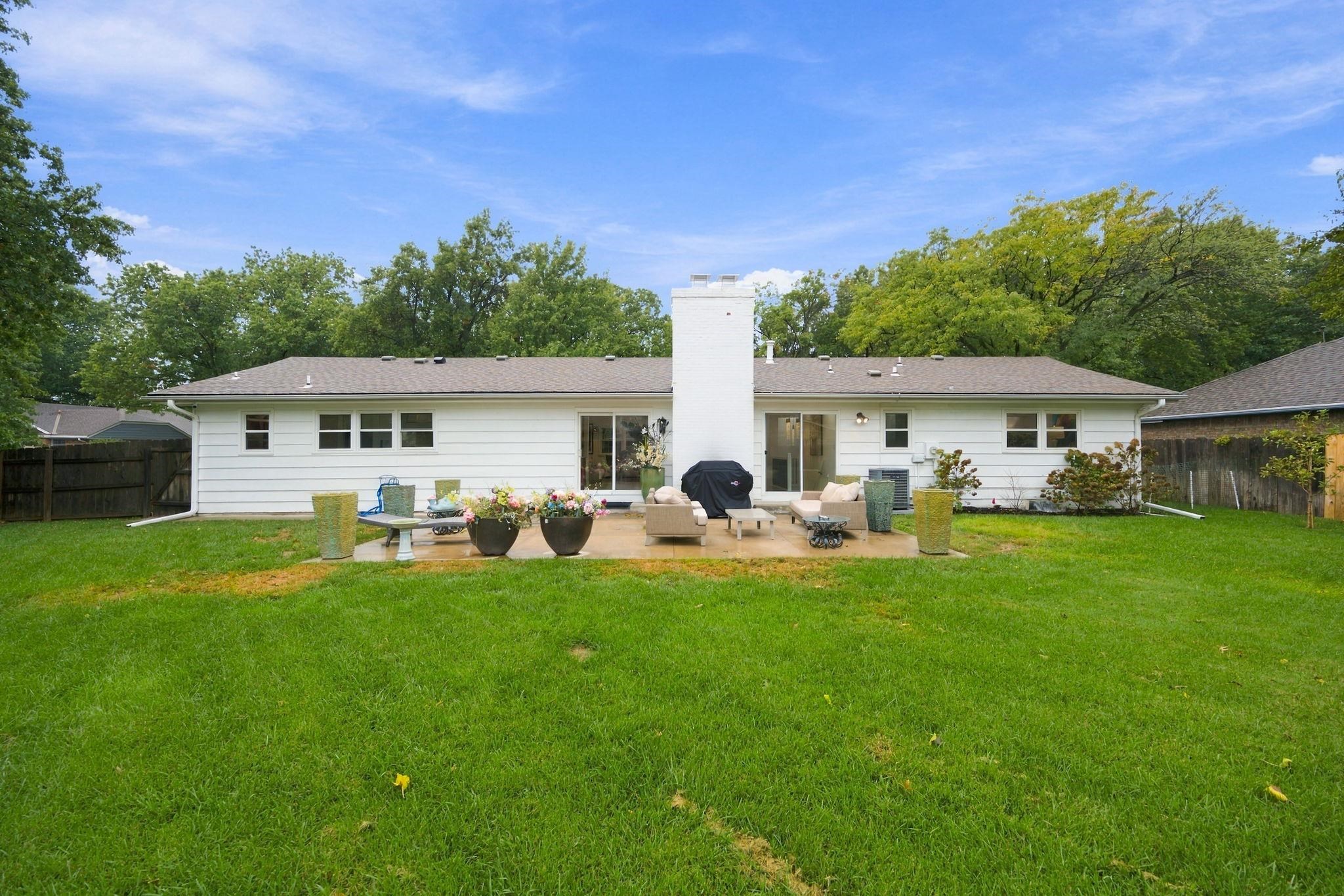 102 N Penrose Drive Property Photo 32