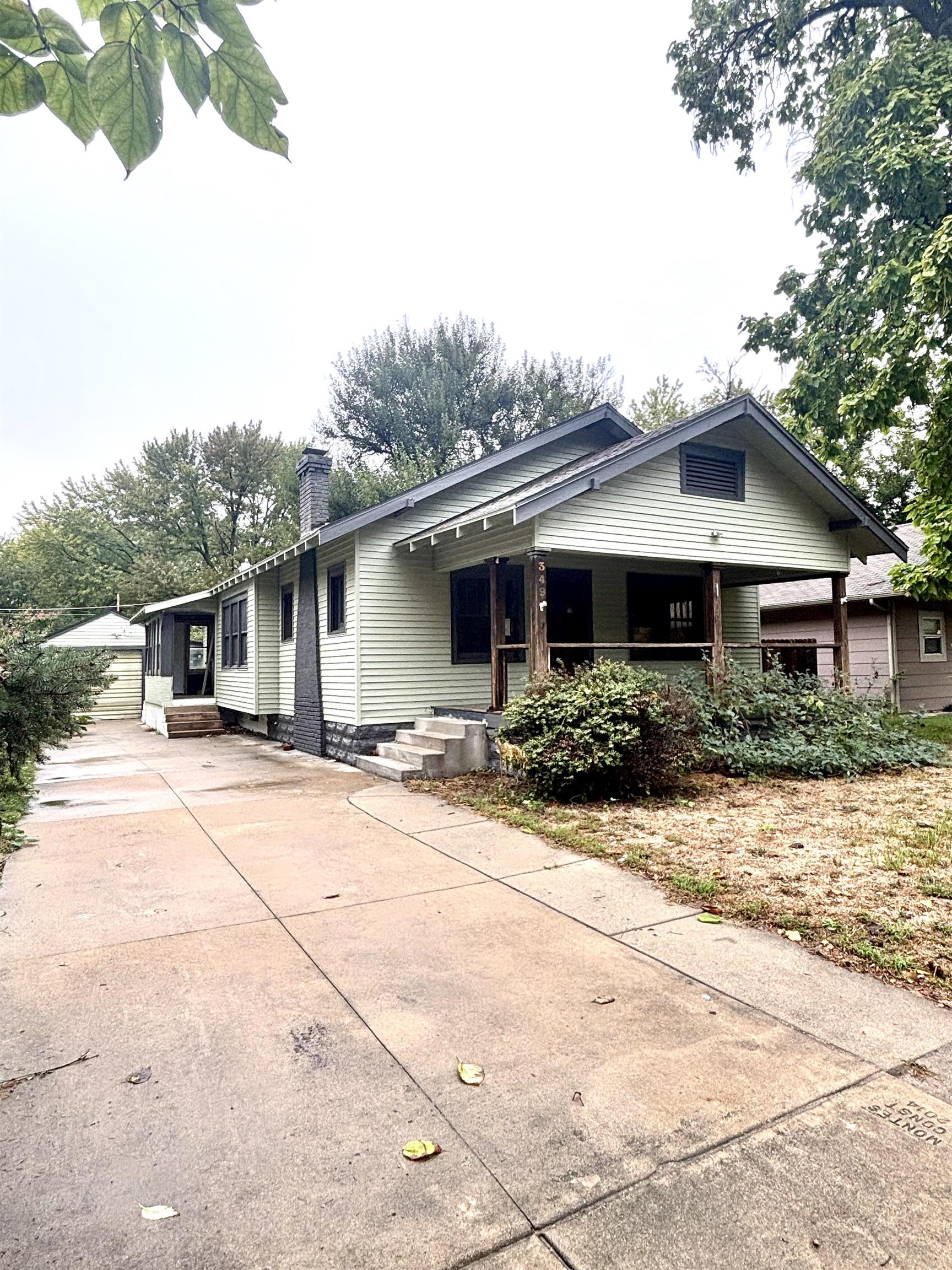 349 S Volutsia Property Photo 2