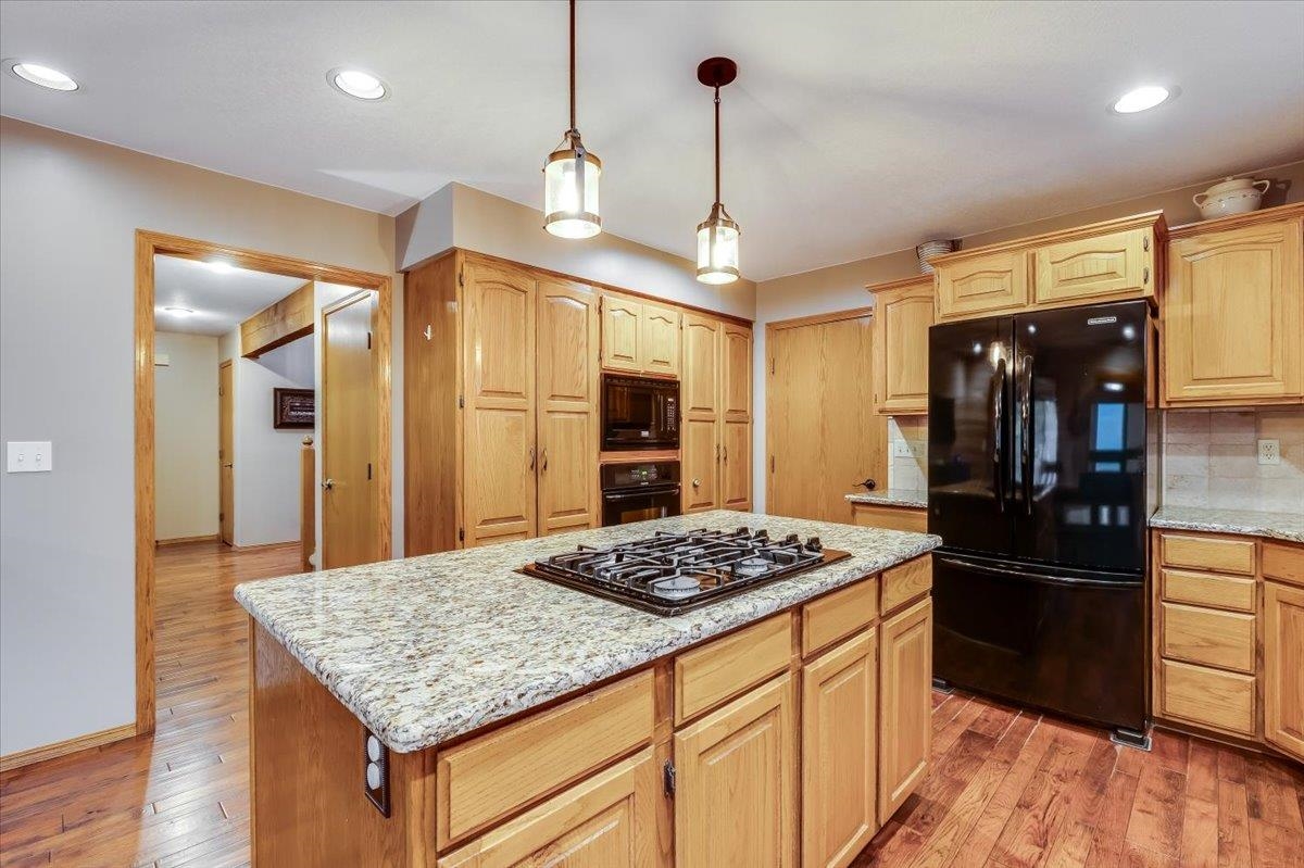 1524 E Pheasant Run Property Photo 7