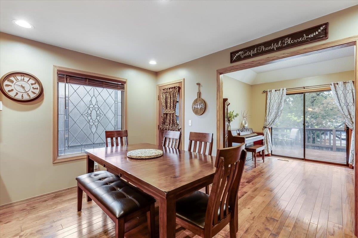 1524 E Pheasant Run Property Photo 10