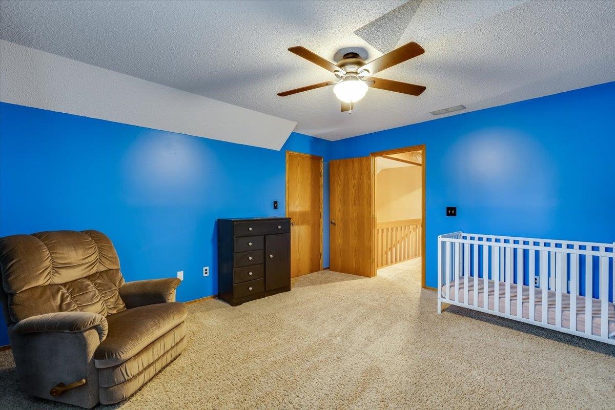 1524 E Pheasant Run Property Photo 19