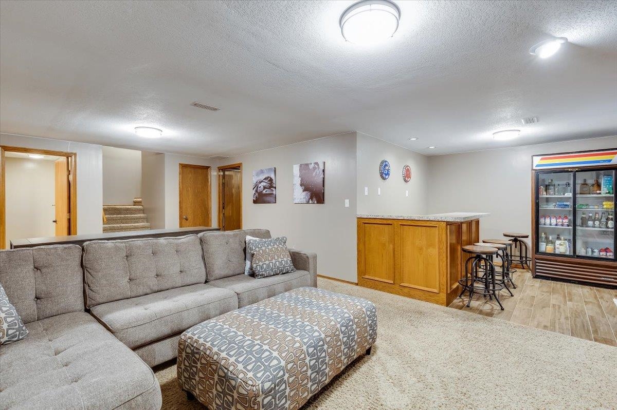 1524 E Pheasant Run Property Photo 22