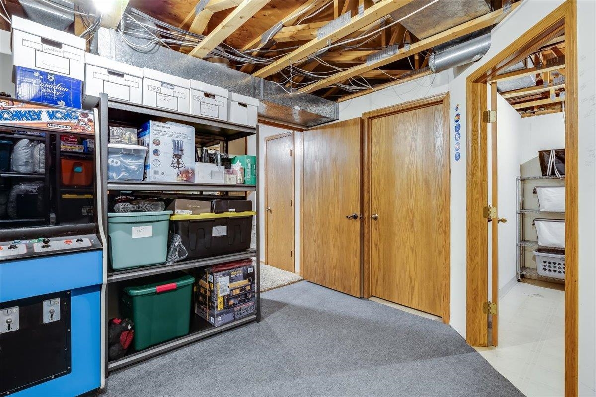1524 E Pheasant Run Property Photo 27