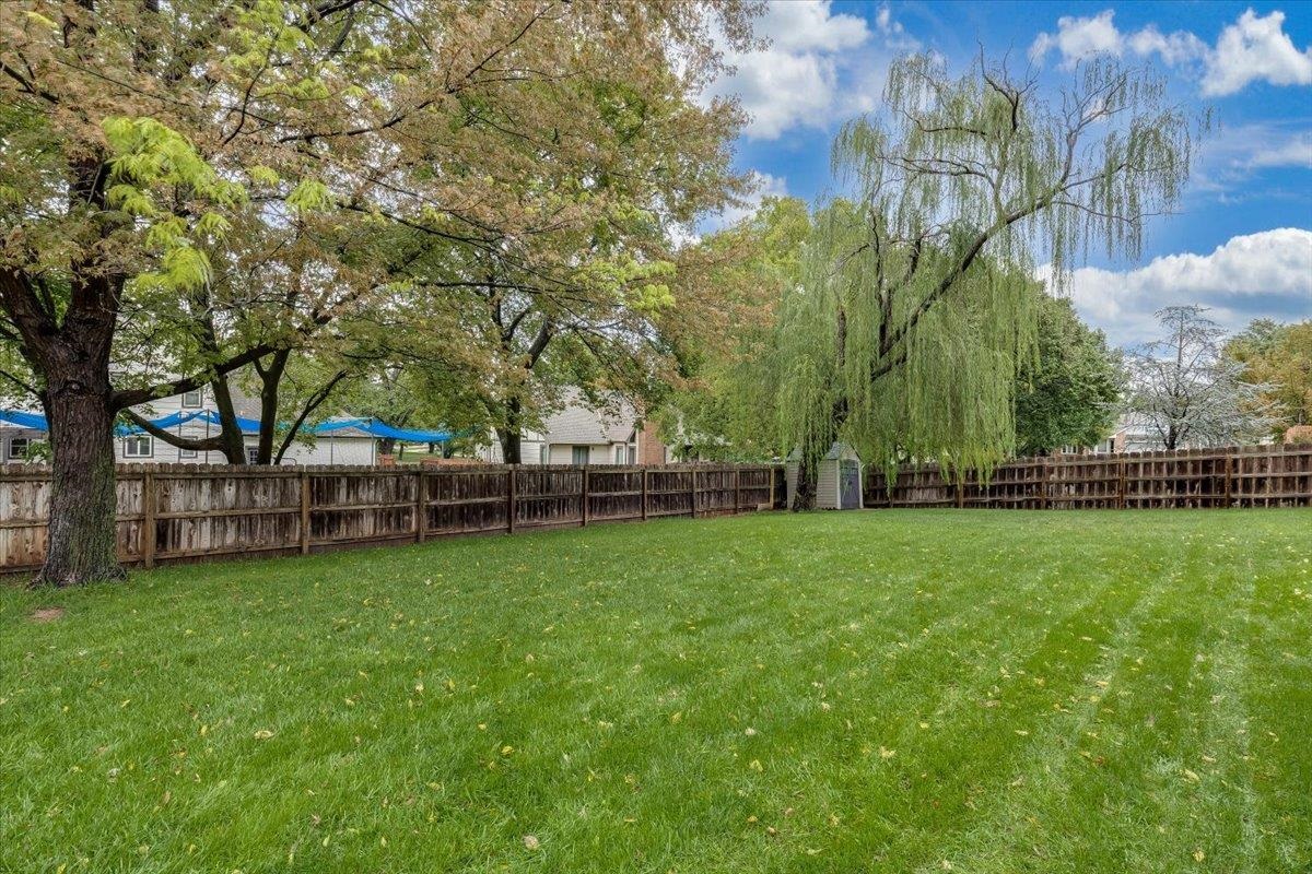 1524 E Pheasant Run Property Photo 31