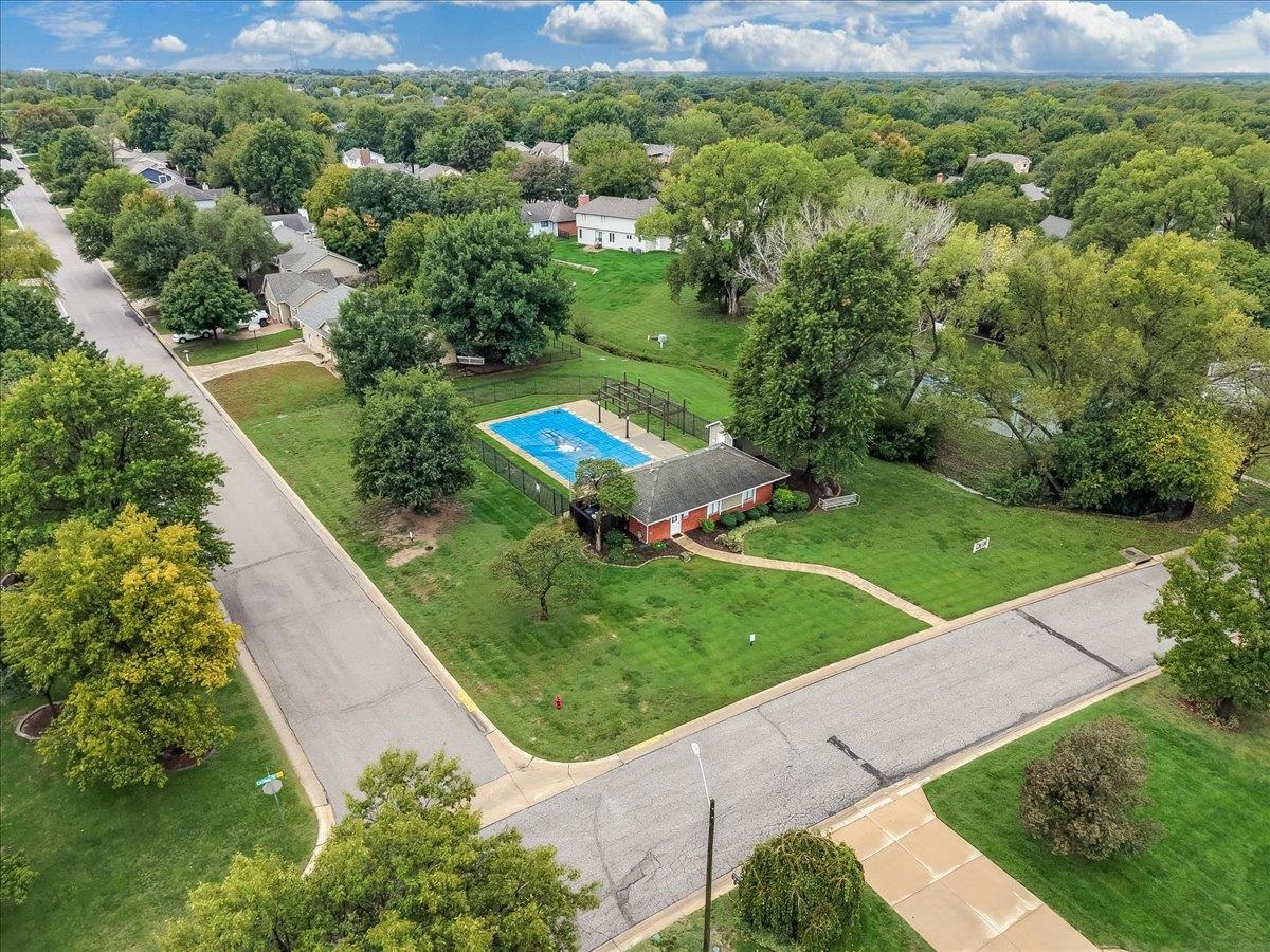 1524 E Pheasant Run Property Photo 35