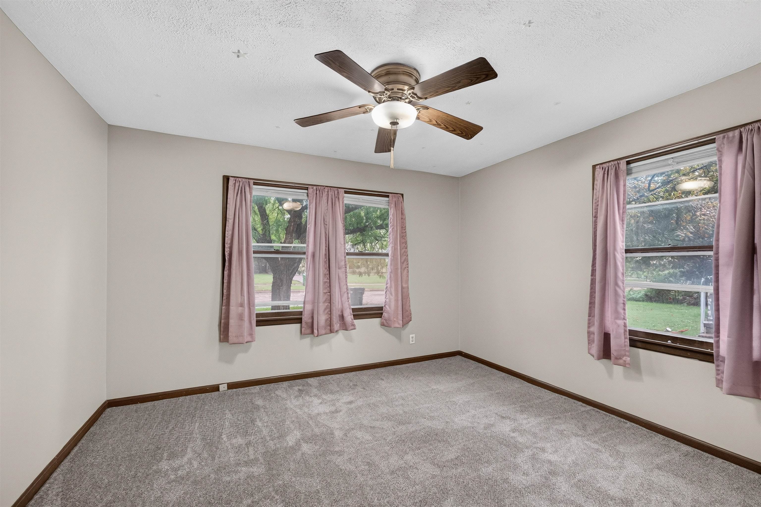 709 S Lexington Rd Property Photo 7