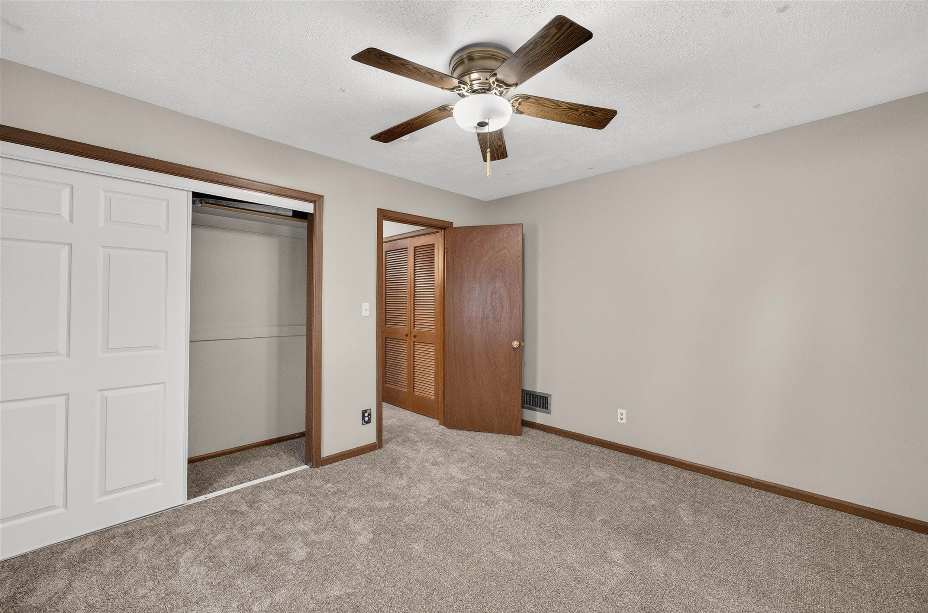 709 S Lexington Rd Property Photo 8