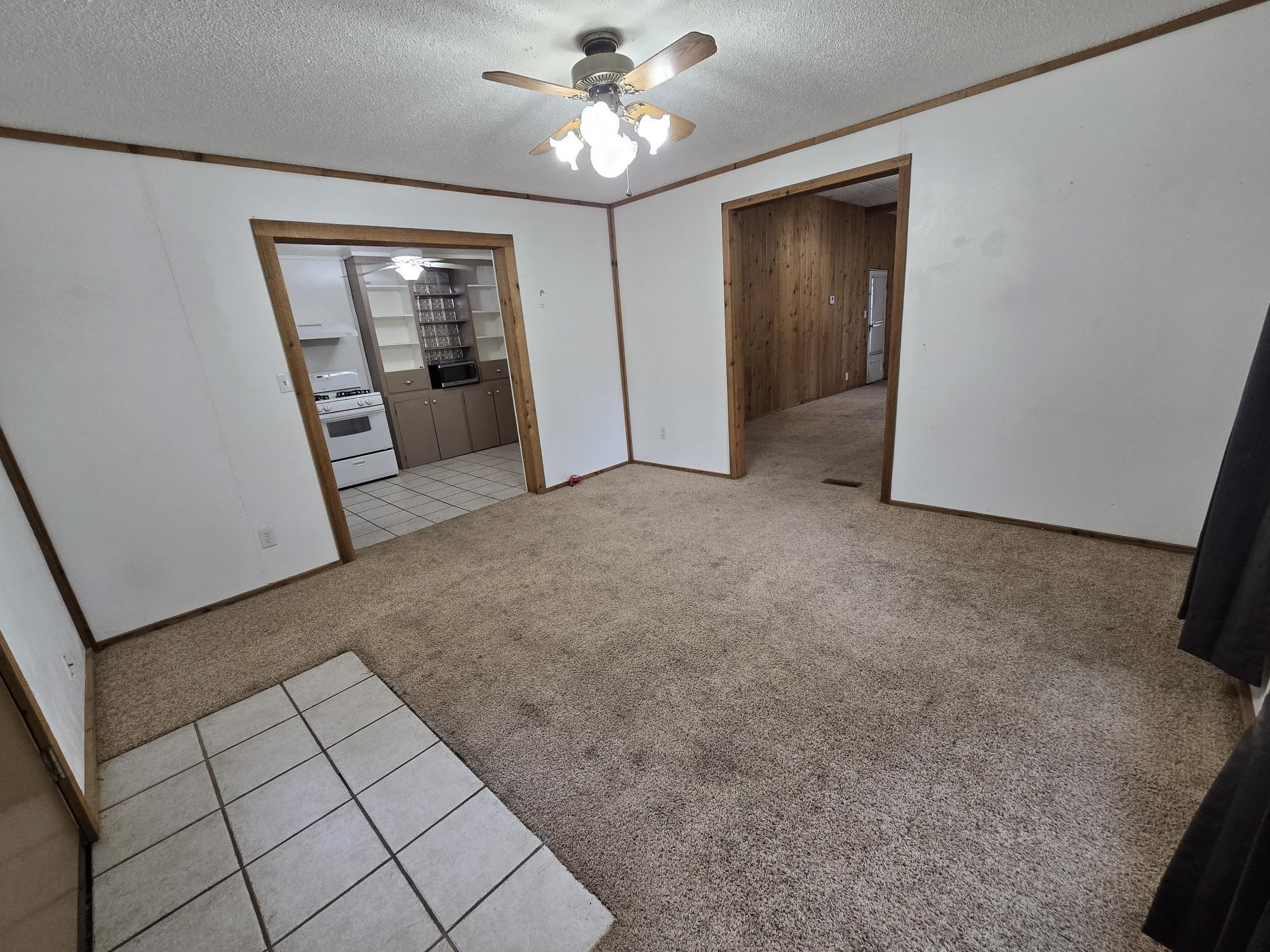1118 Thompson Property Photo 8