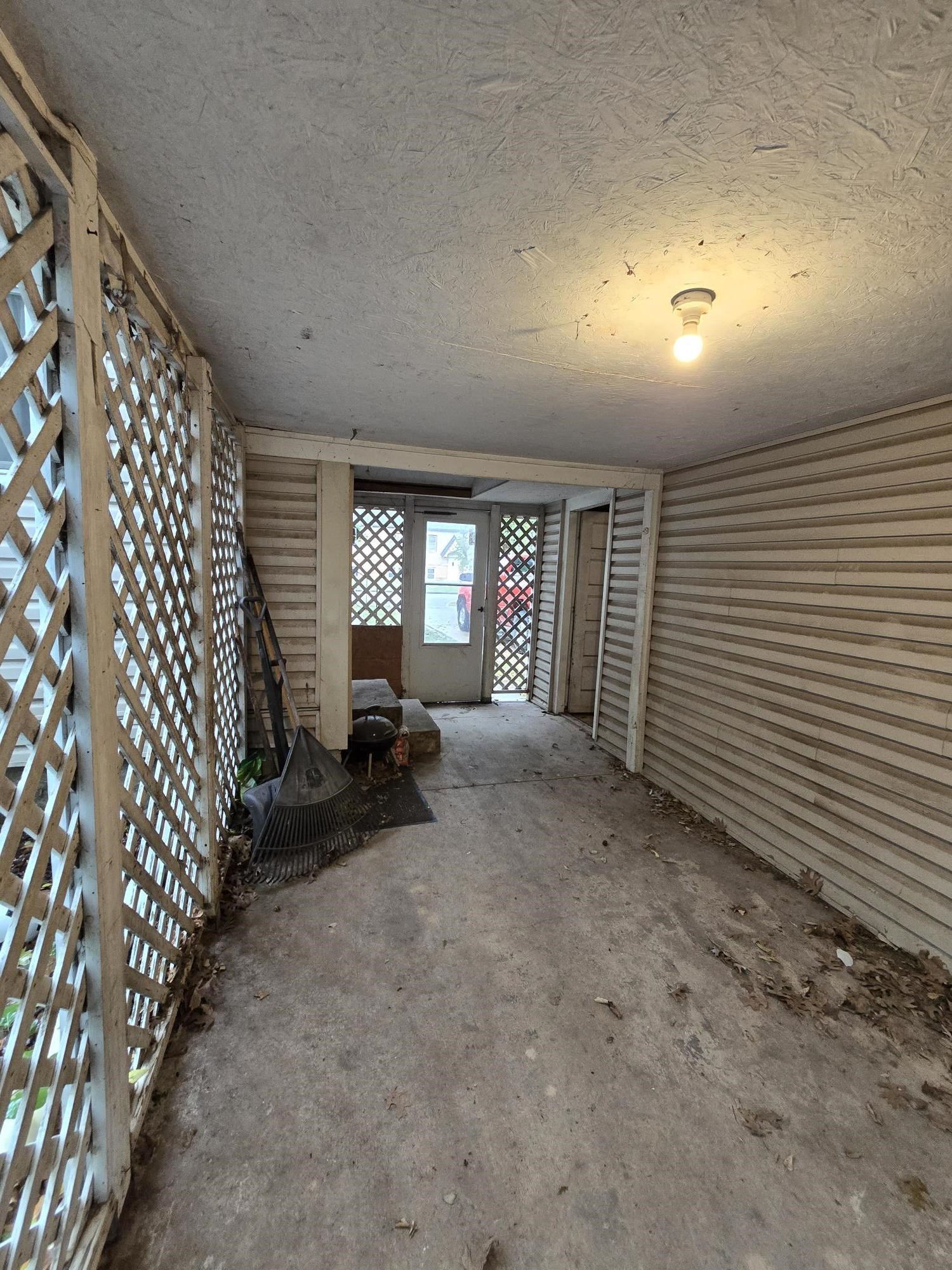 1118 Thompson Property Photo 17