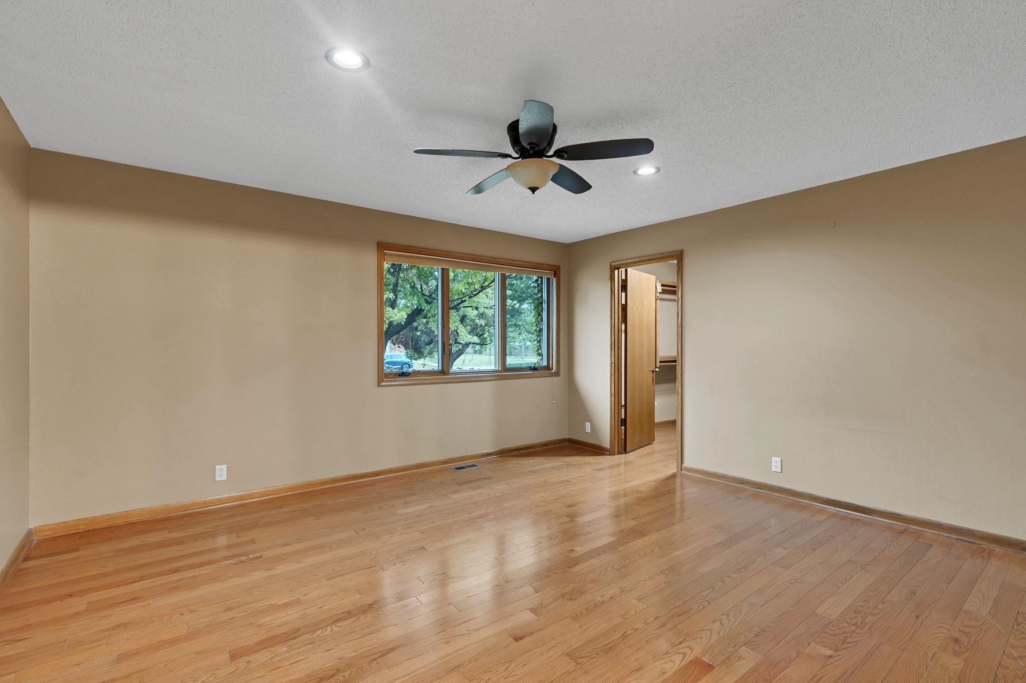 2441 N Plumthicket Ct Property Photo 18