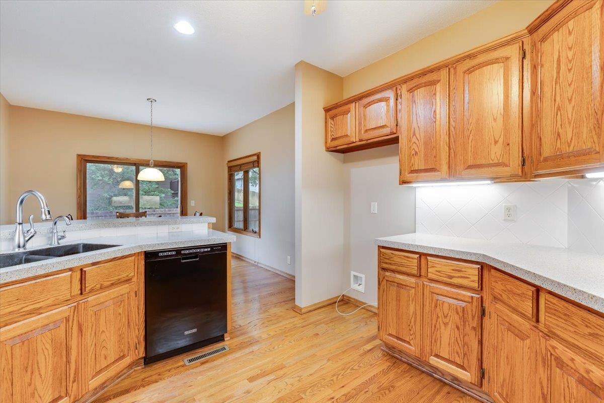 1418 N Briarwood Pl Property Photo 12