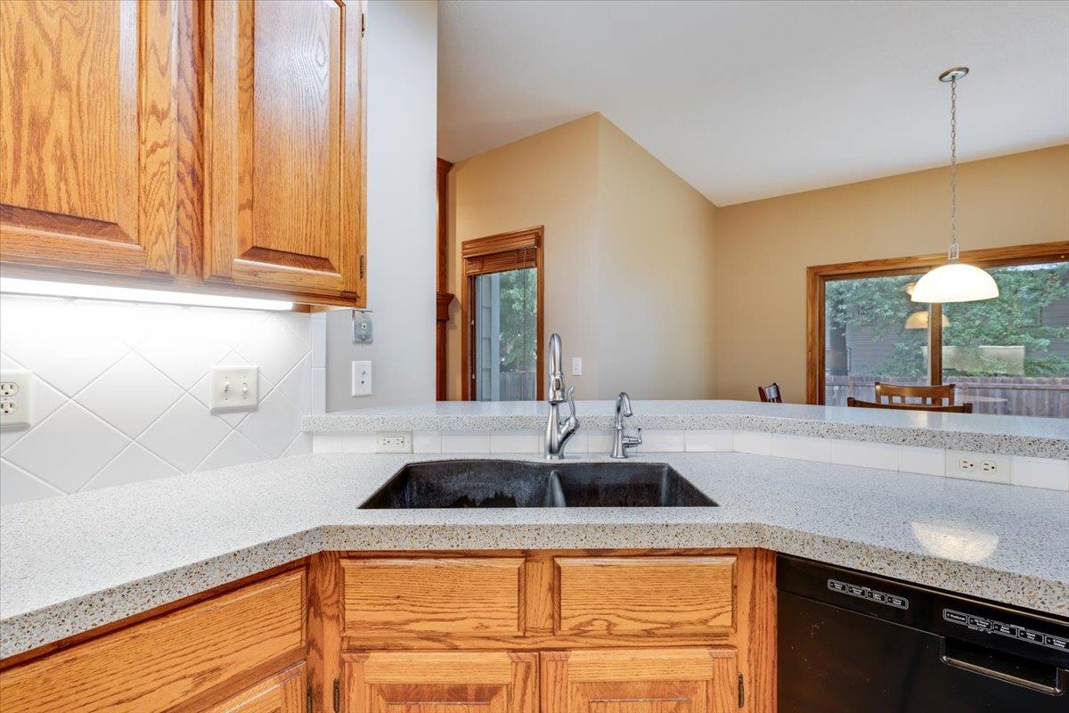 1418 N Briarwood Pl Property Photo 14
