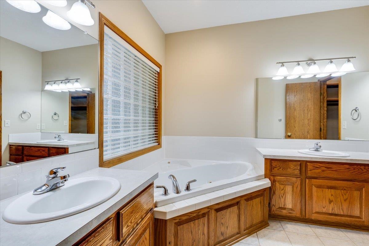 1418 N Briarwood Pl Property Photo 19