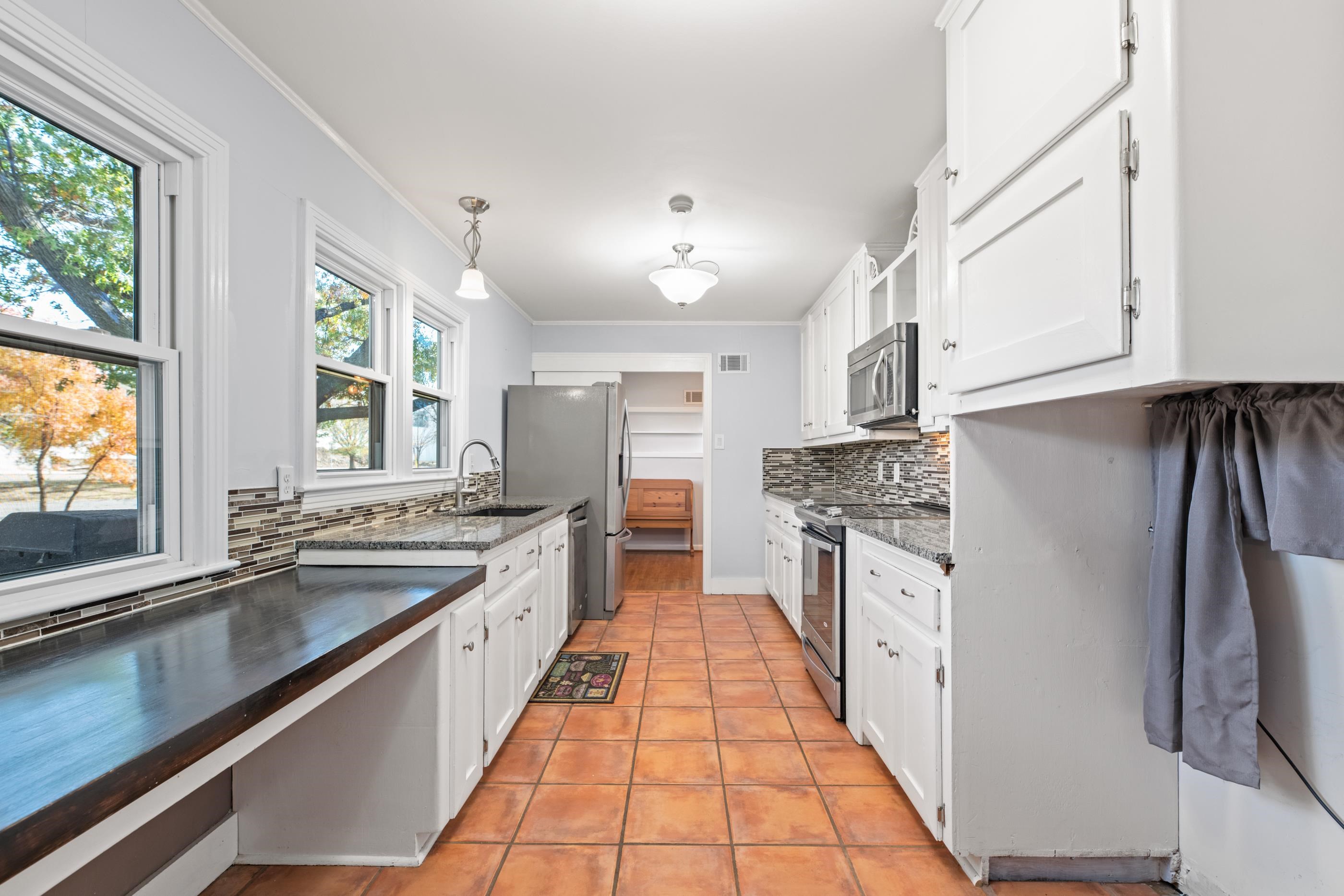22 E Hawthorne St Property Photo 10