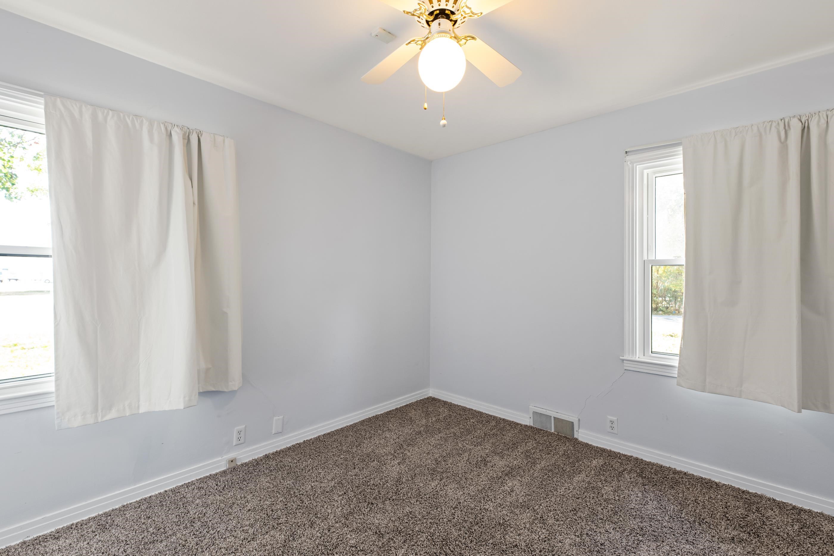 22 E Hawthorne St Property Photo 20