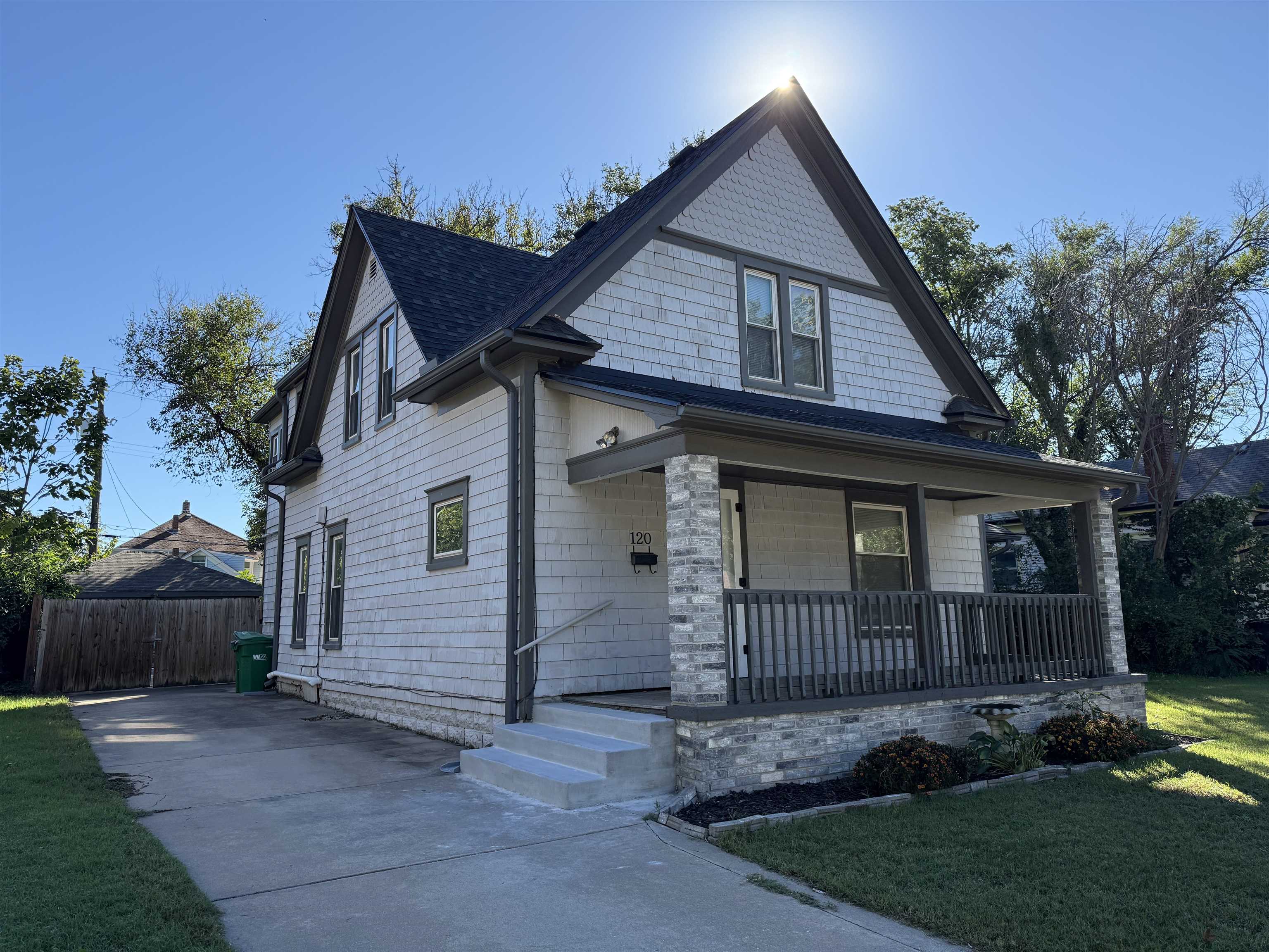 120 N Erie Property Photo 1