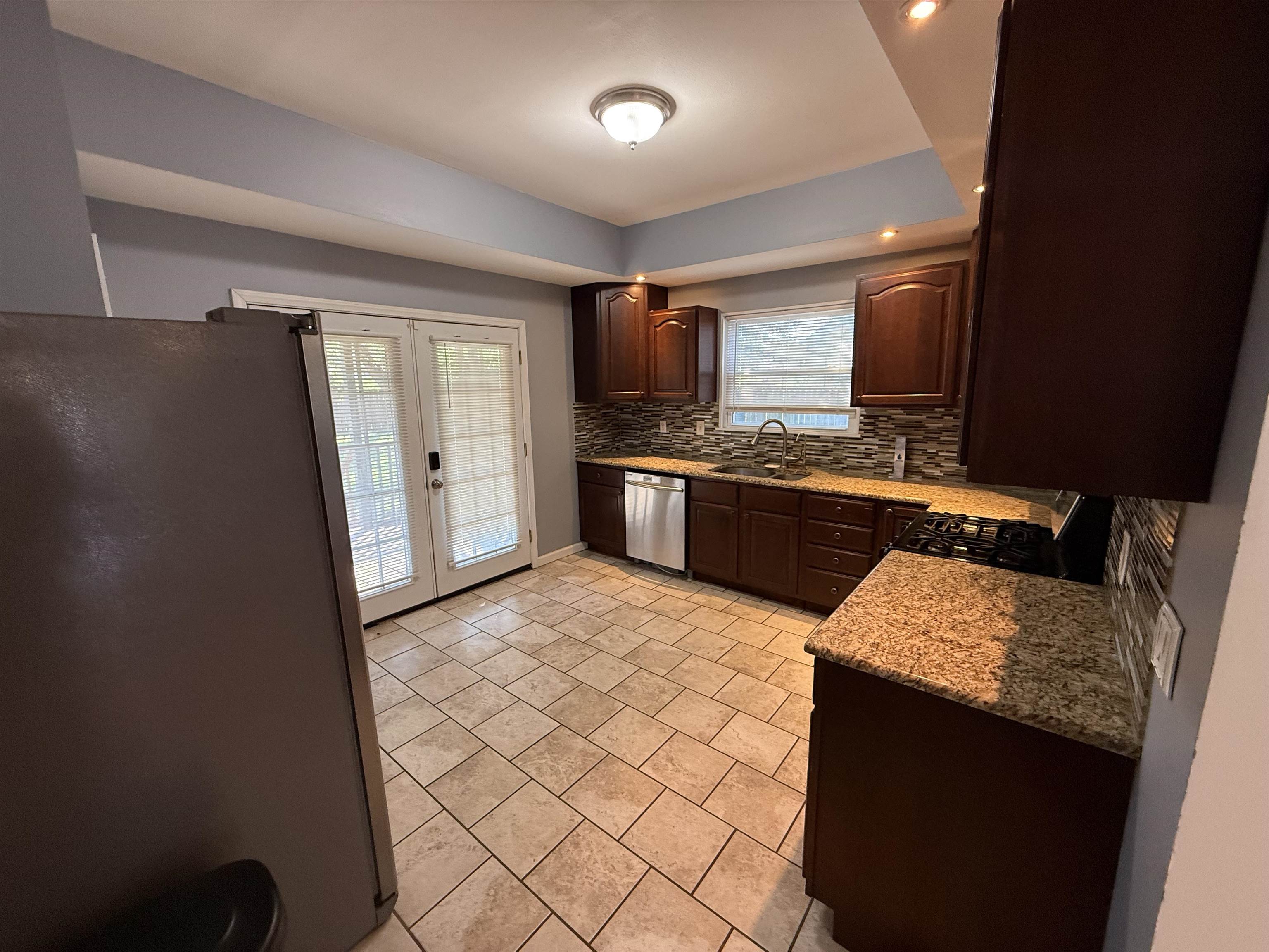 120 N Erie Property Photo 6